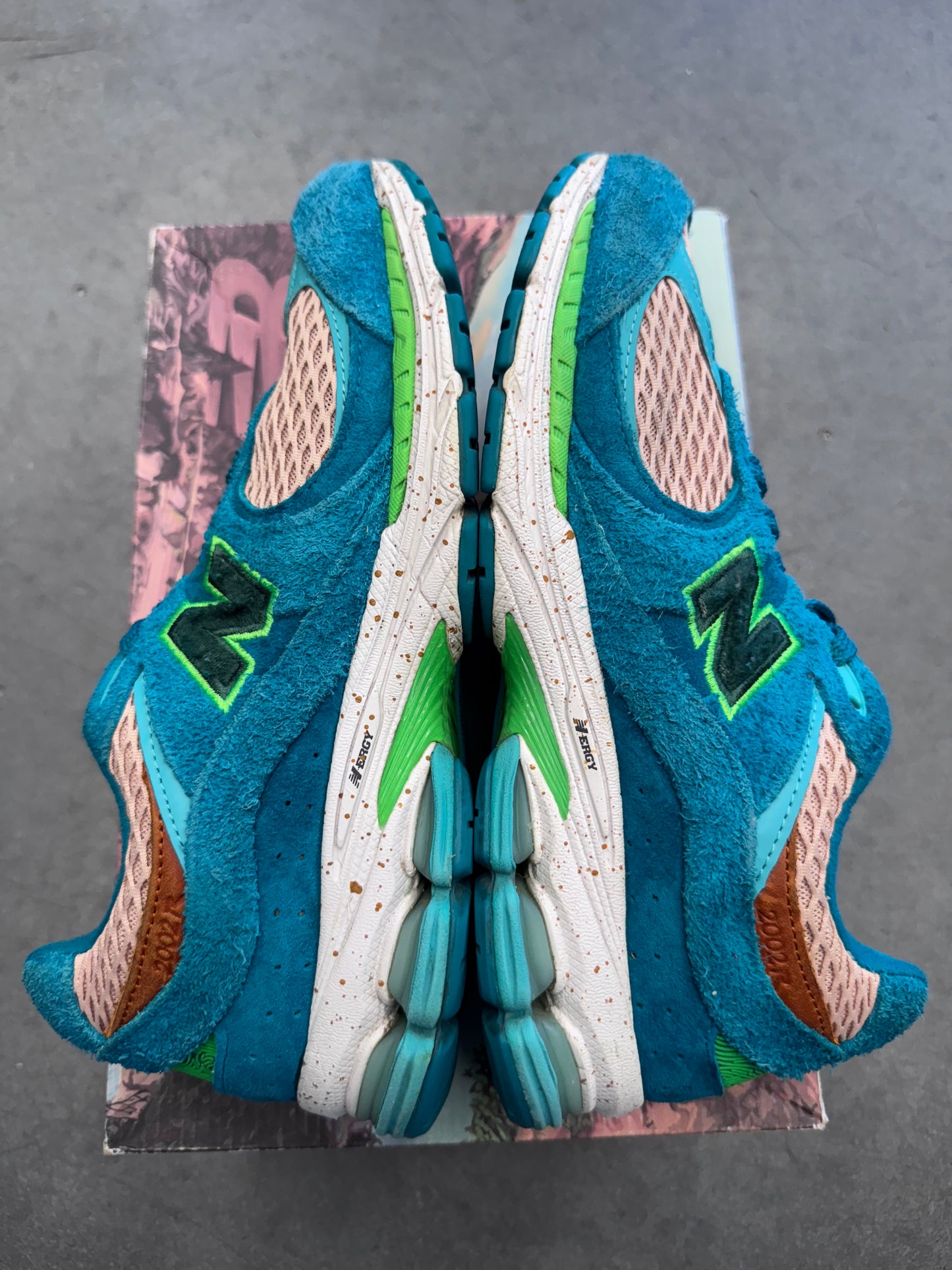 2021 SIZE 10 NEW BALANCE 2002R SALEHE BEMBURY WATER BE THE GUIDE (PRE-OWNED WITH BOX)