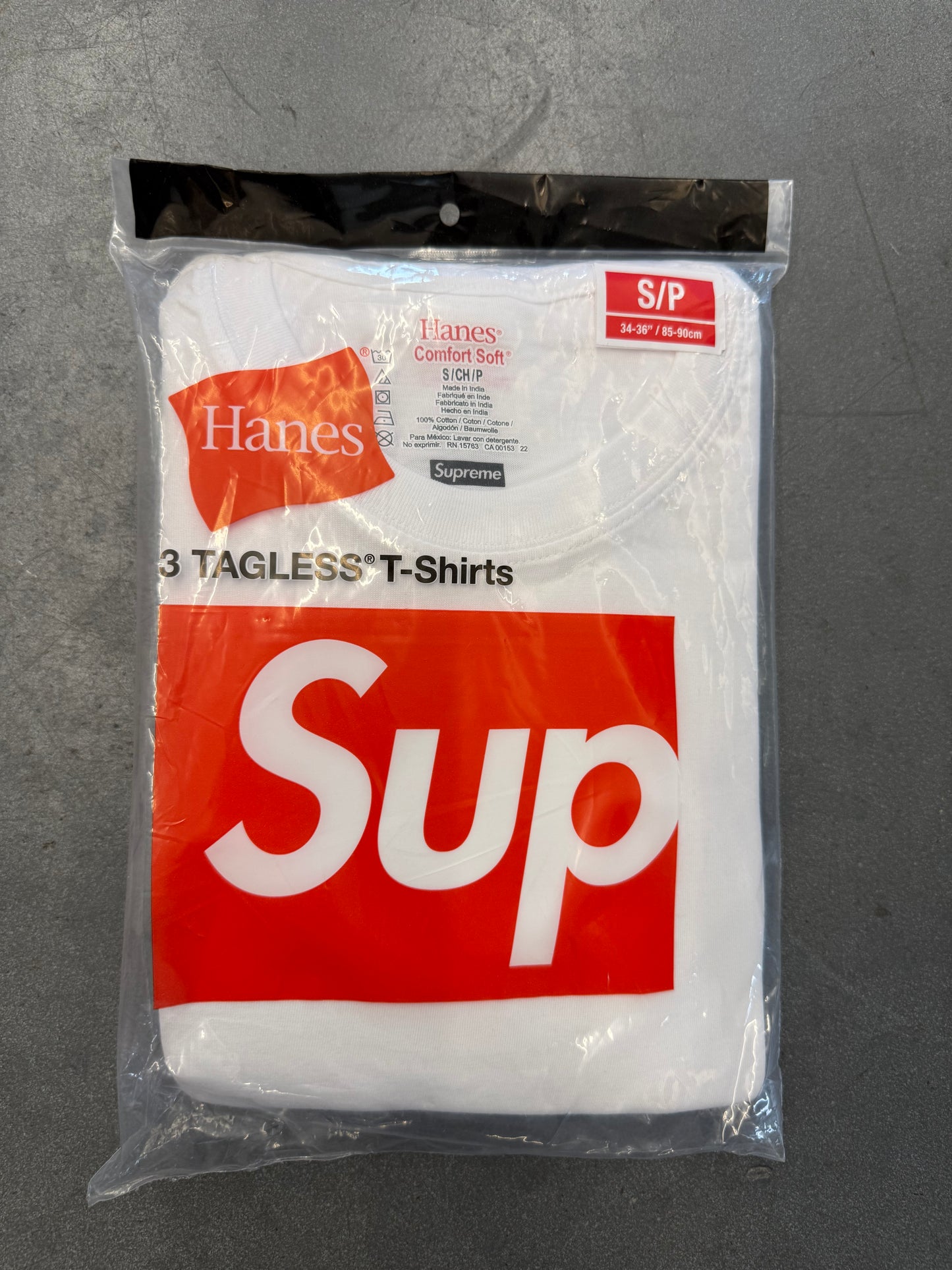 SUPREME HANES TAGLESS T-SHIRTS WHITE 3 PACK (S)