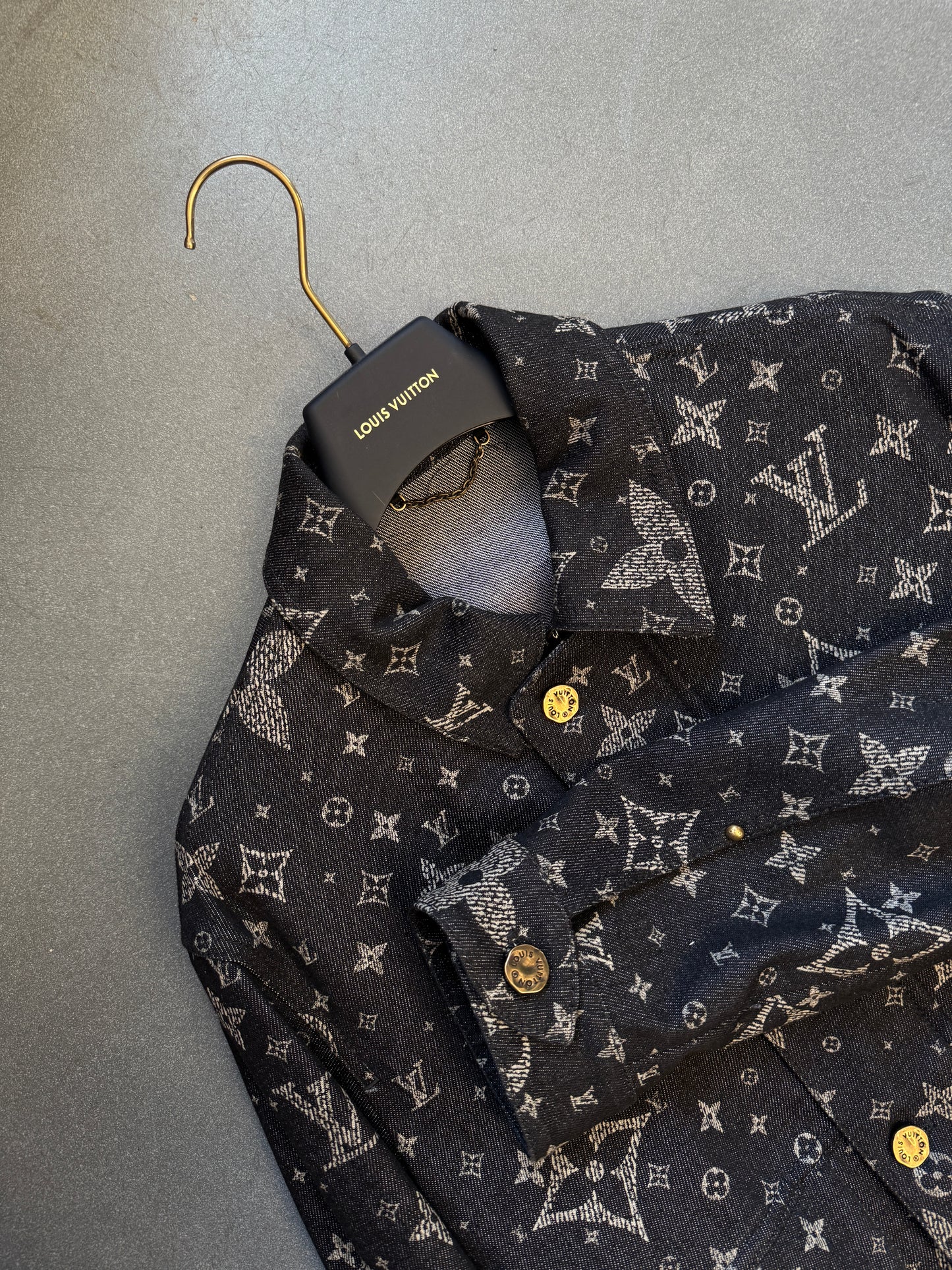 LOUIS VUITTON BLACK STARRY PRINT MONOGRAM DENIM FULL-ZIP BUTTON-UP JACKET - SIZE 46 (PRE-OWNED WITH GARMENT PROTECTOR)
