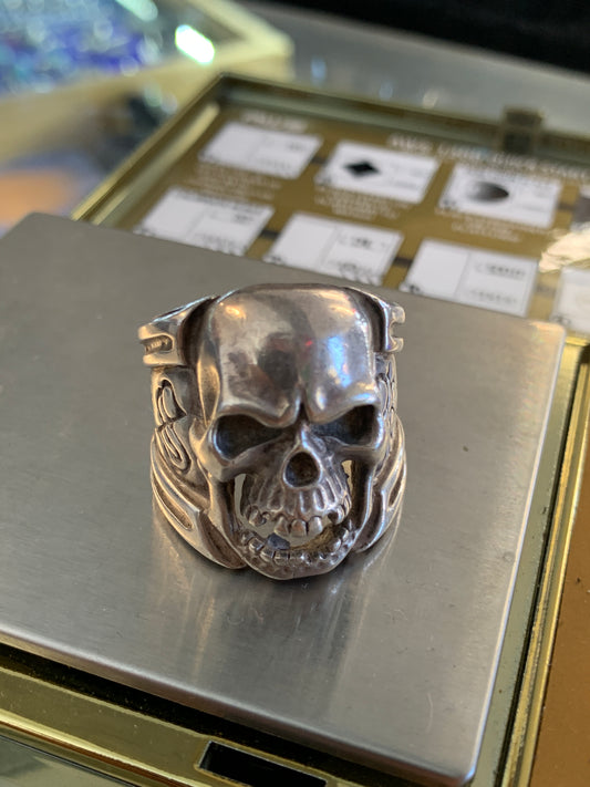 OPEN MOUTHED SKULL SILVER RING (24.2 GRAMS)