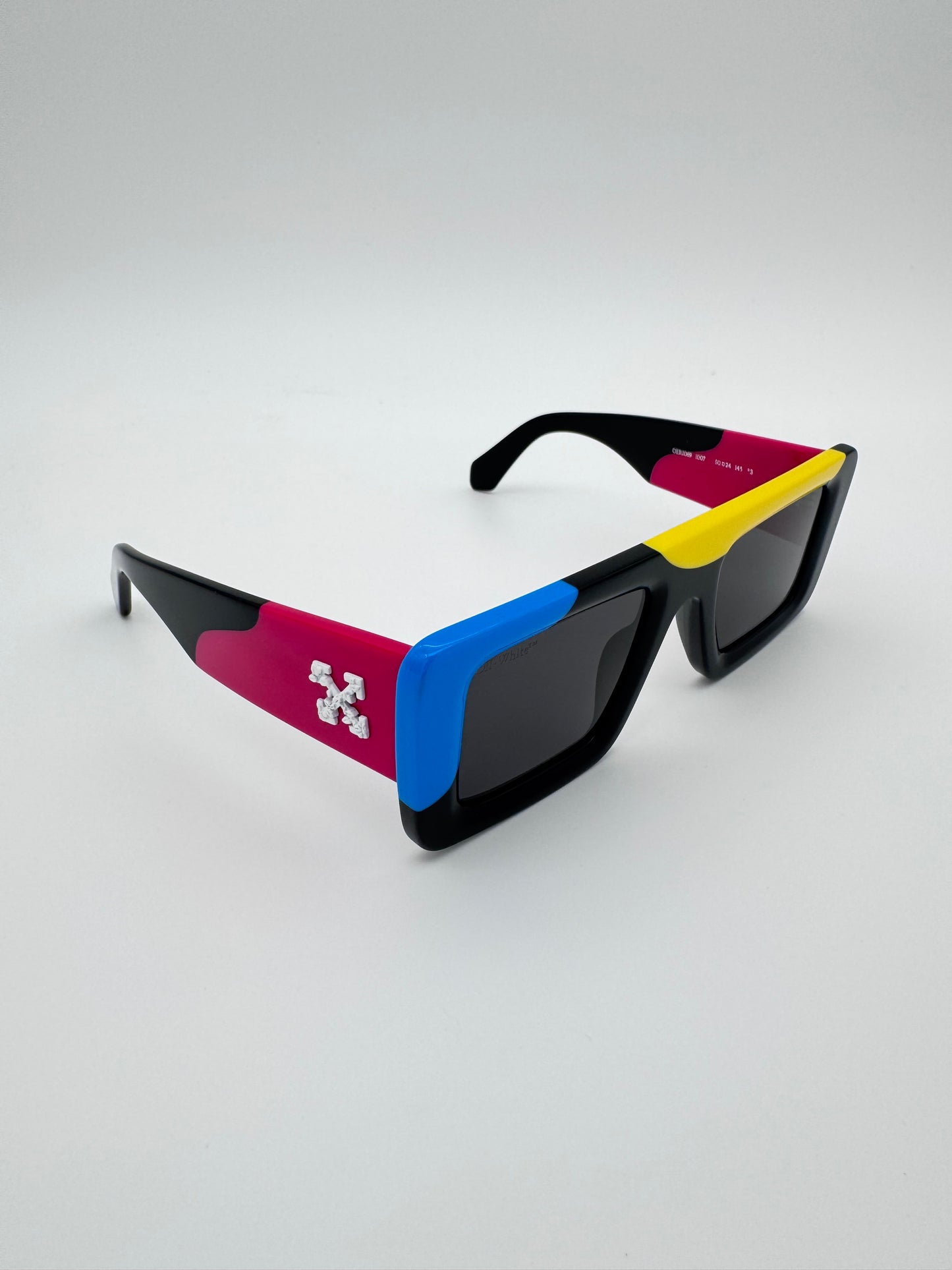 OFF-WHITE SEATTLE SQUARE LENSE SUNGLASSES (NO CASE)