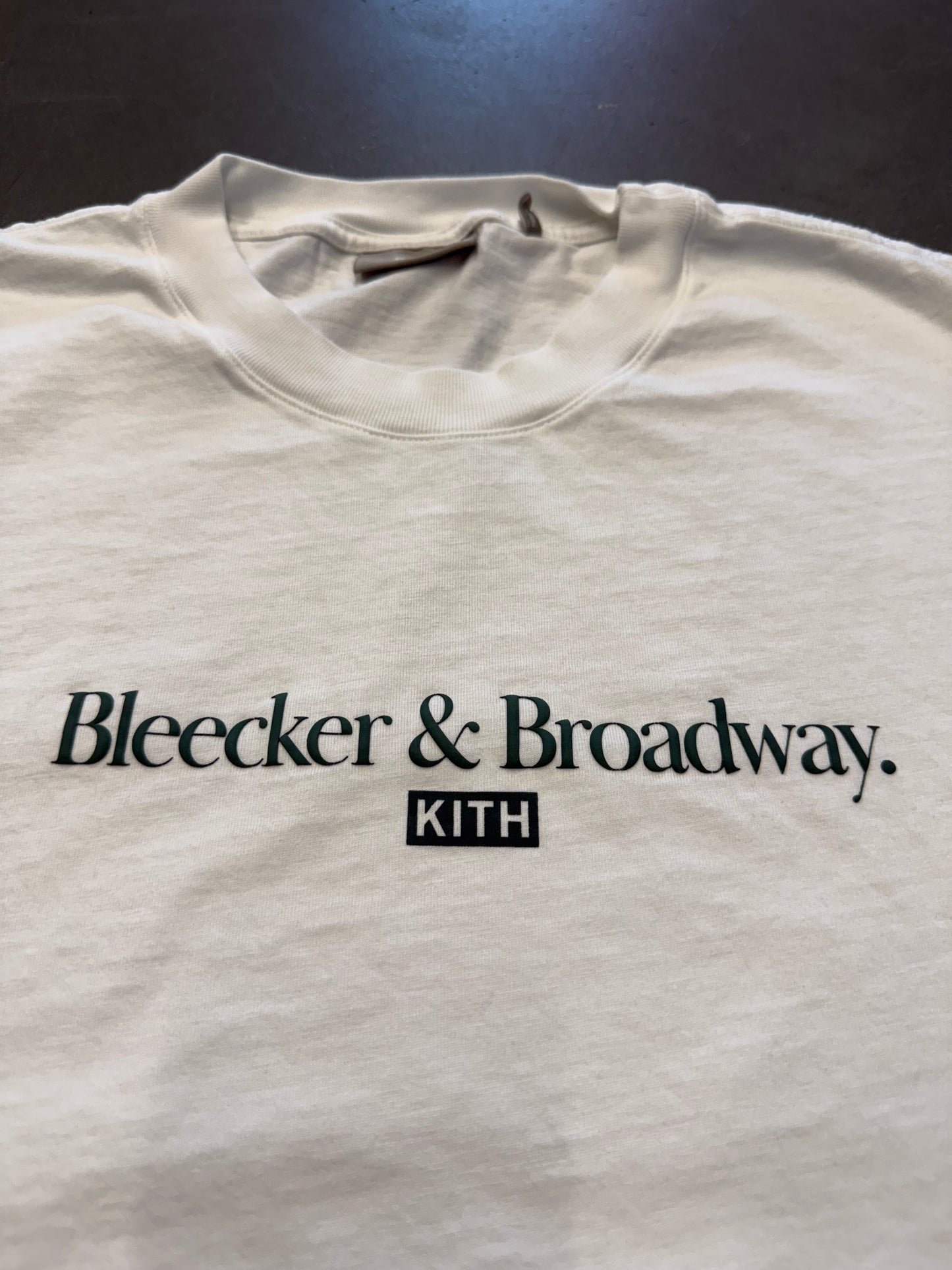 KITH BLEECKER &BROADWAY CHOPPED TEE (XL)