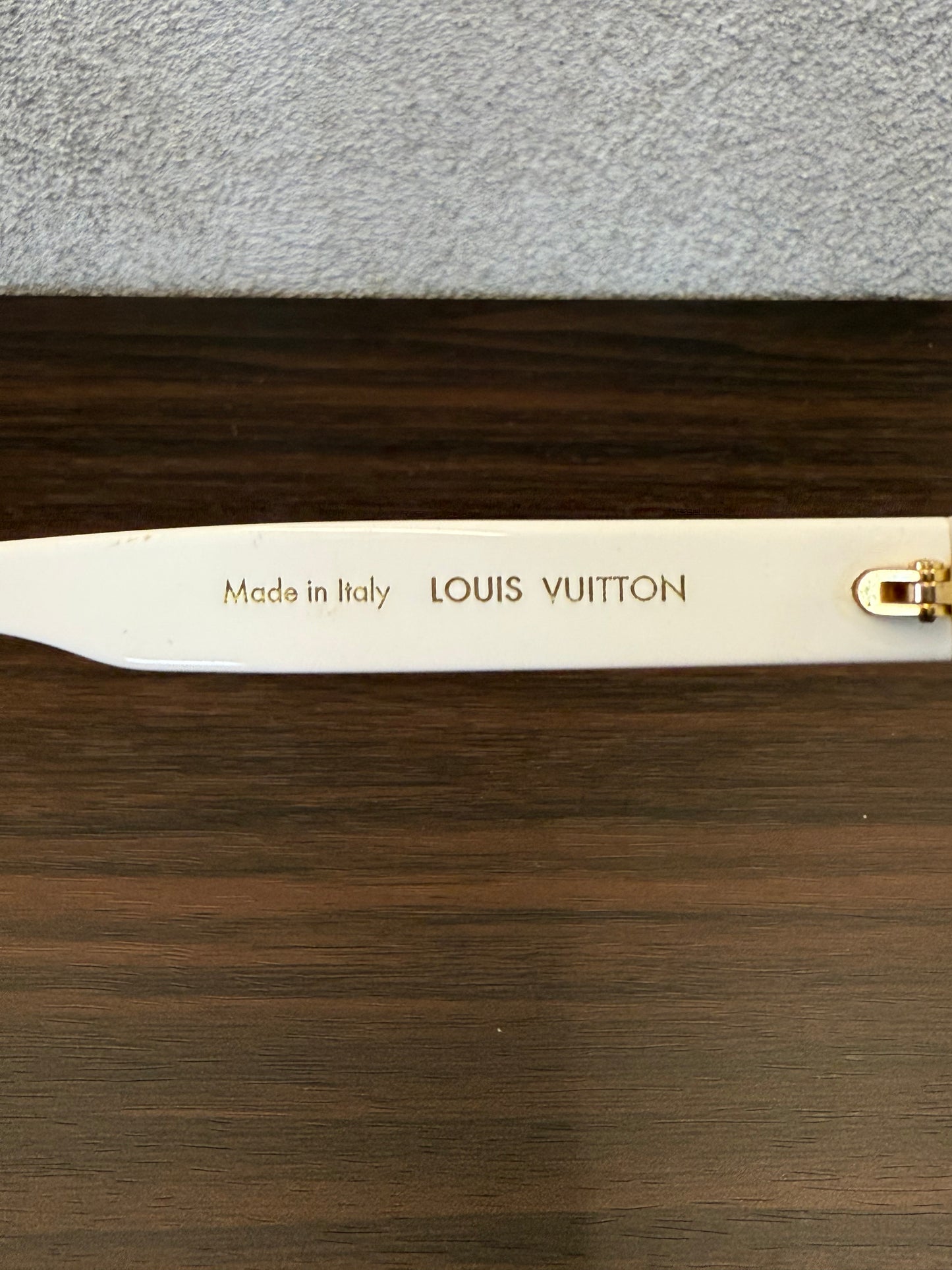 LOUIS VUITTON X SUPREME PHARREL DOWNTOWN SUNGLASSES - WHITE (WITH BOX & CASE)