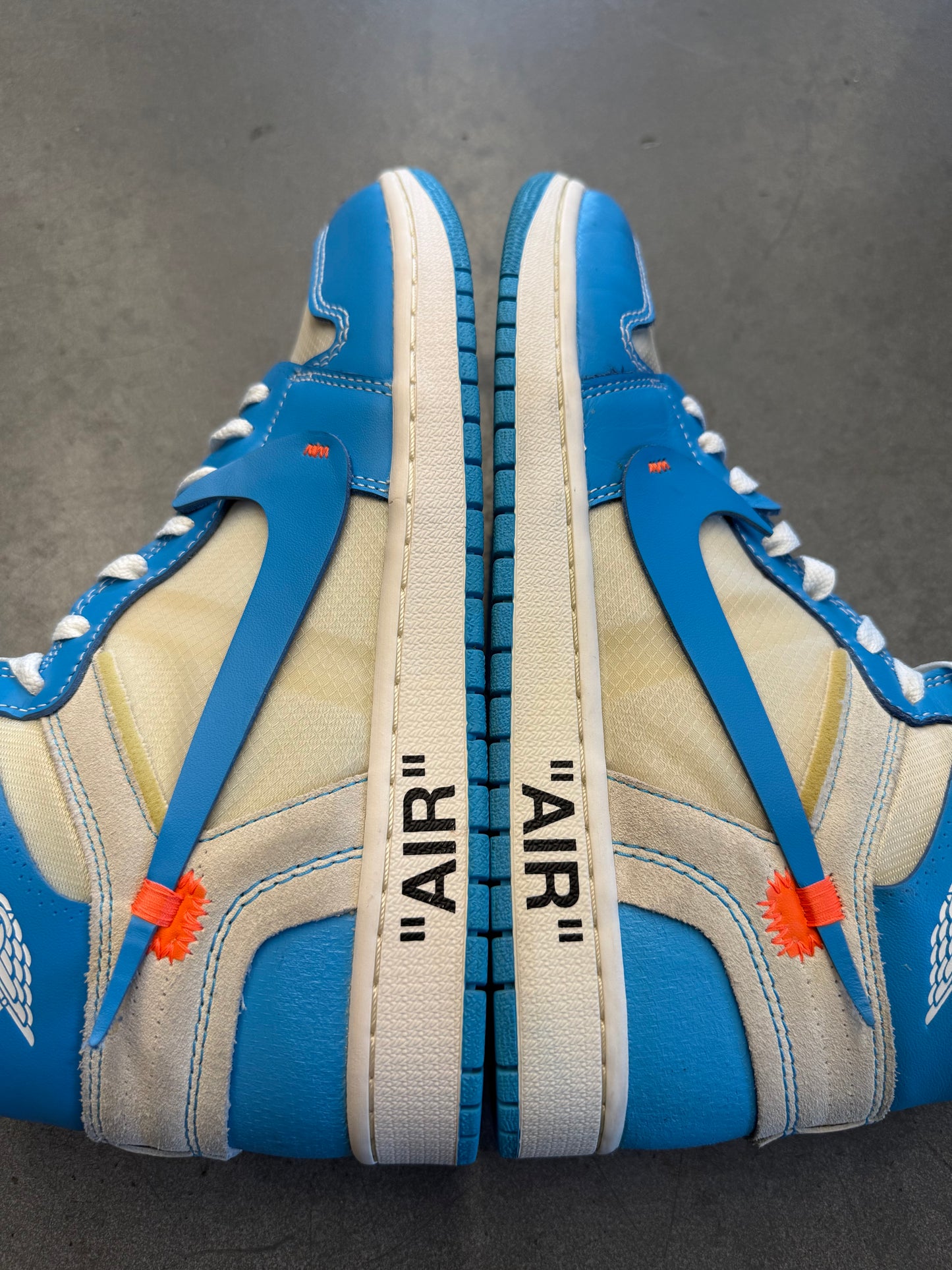 2018 SIZE 10.5 OFF-WHITE JORDAN 1 UNIVERSITY BLUE (PRE-OWNED NO BOX/LACES)