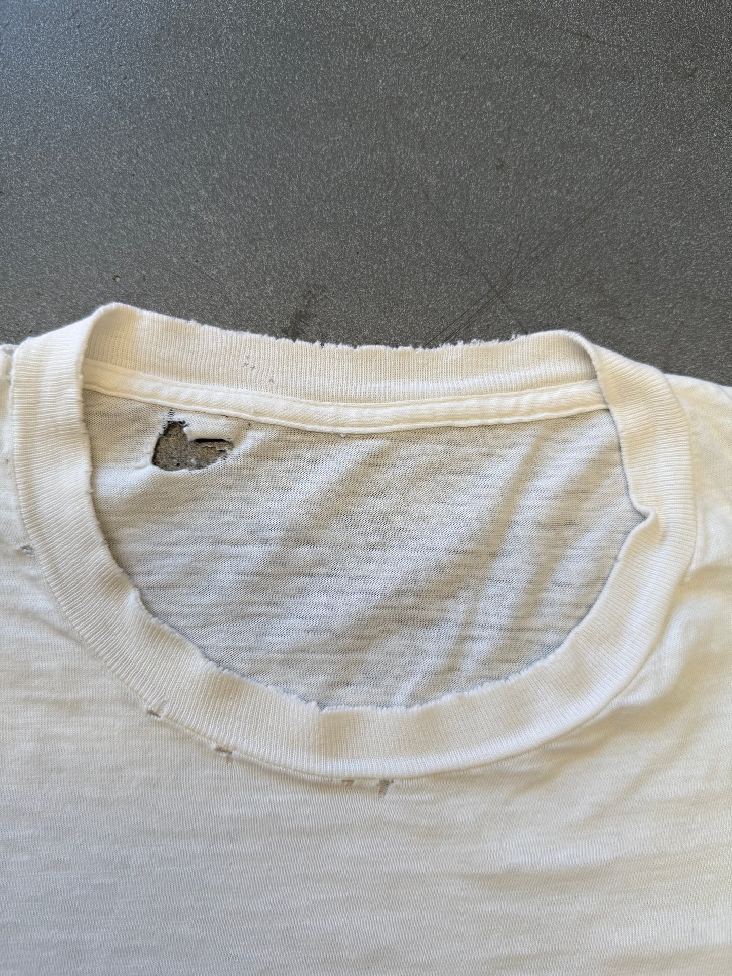 1983 THE CRAMPS SMELL OF FEMALE CROPPED TEE (PULLED TAG)