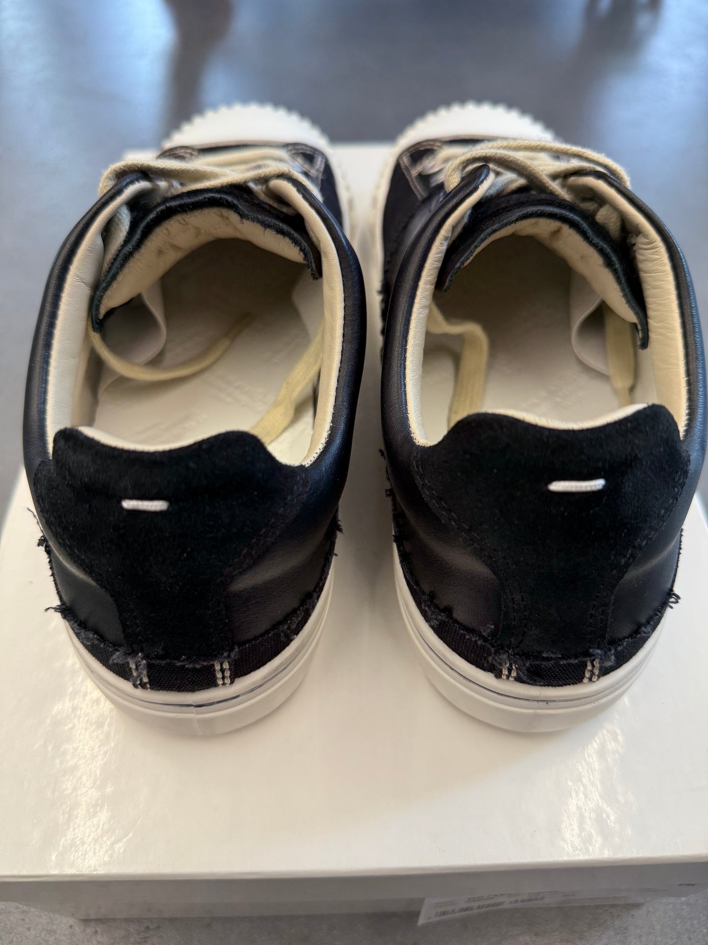 SIZE 40 MAISON MARGIELA NEW EVOLUTION - BLACK (PRE-OWNED WITH BOX)