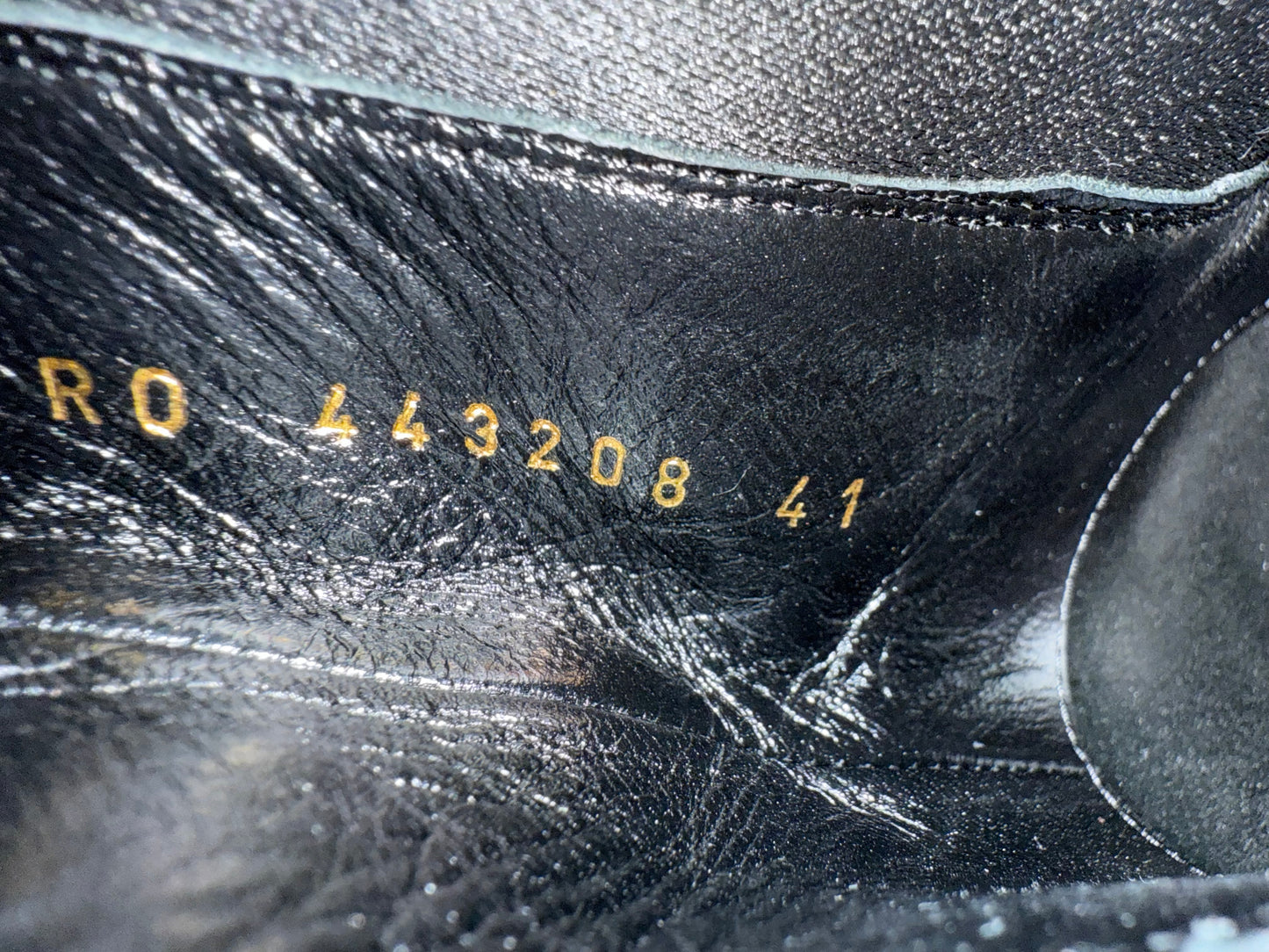 SIZE 41 SAINT LAURENT WYATT CHELSEA BOOTS - BLACK SUEDE (PRE-OWNED, RESOLED RIGHT FOOT, NO BOX)