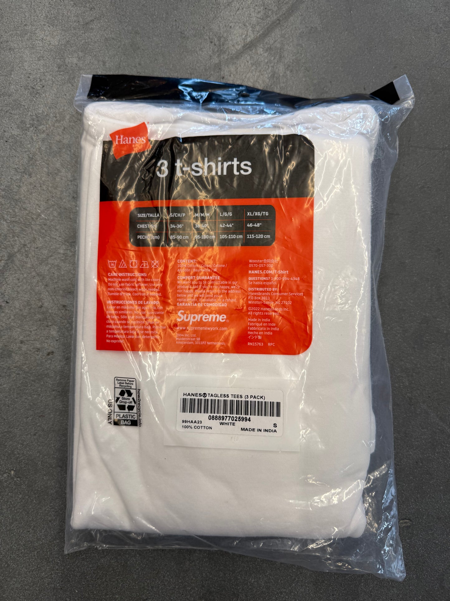 SUPREME HANES TAGLESS T-SHIRTS WHITE 3 PACK (S)