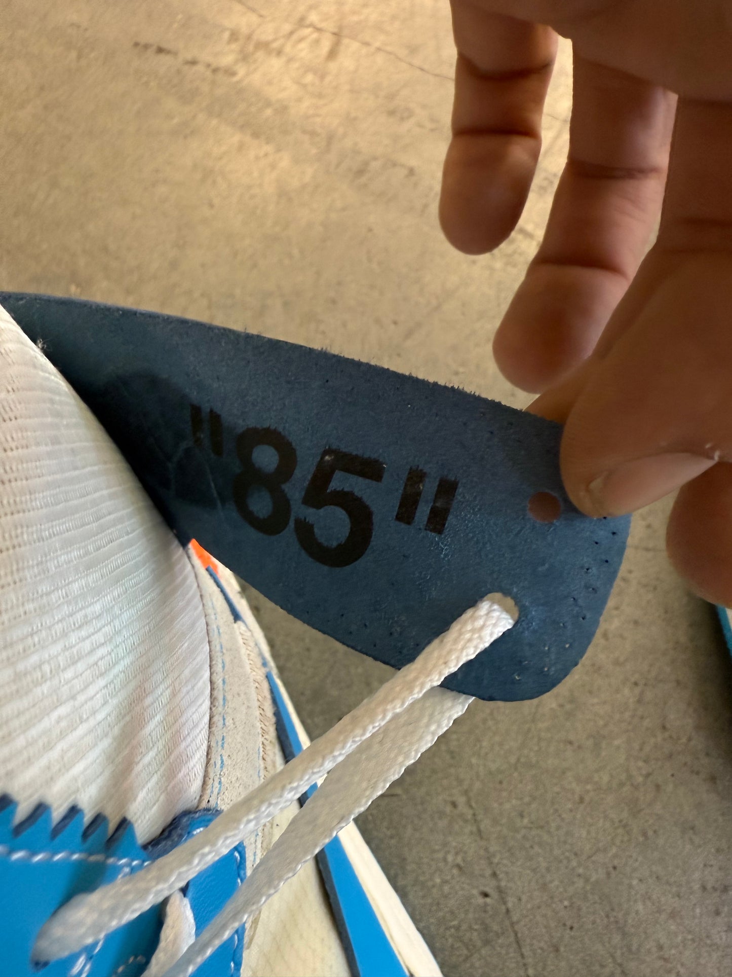 2018 SIZE 10.5 OFF-WHITE JORDAN 1 UNIVERSITY BLUE (PRE-OWNED NO BOX/LACES)