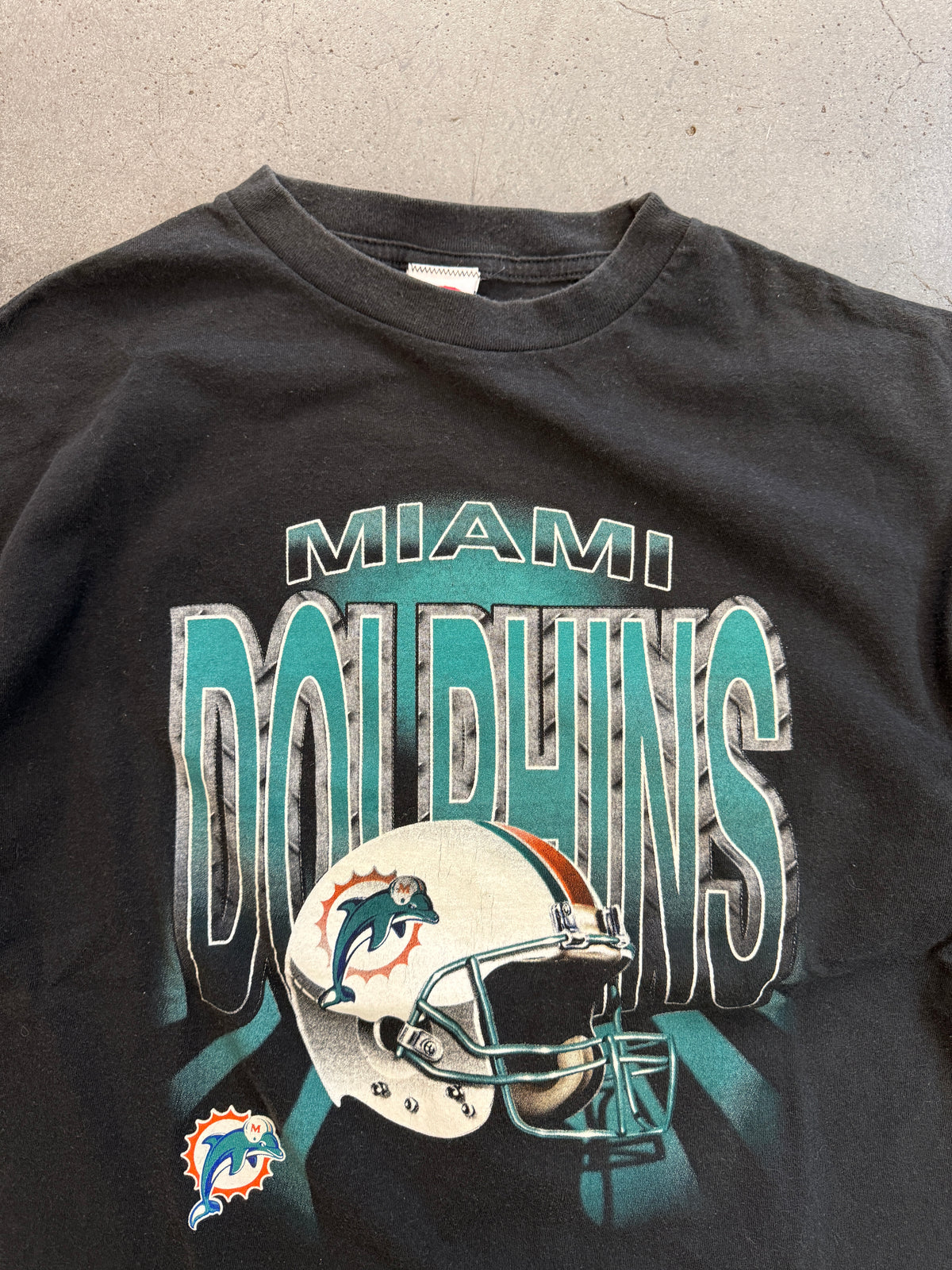 '90S MIAMI DOLPHINS HELMET SHADOW TEE (TRUE FAN TAG)