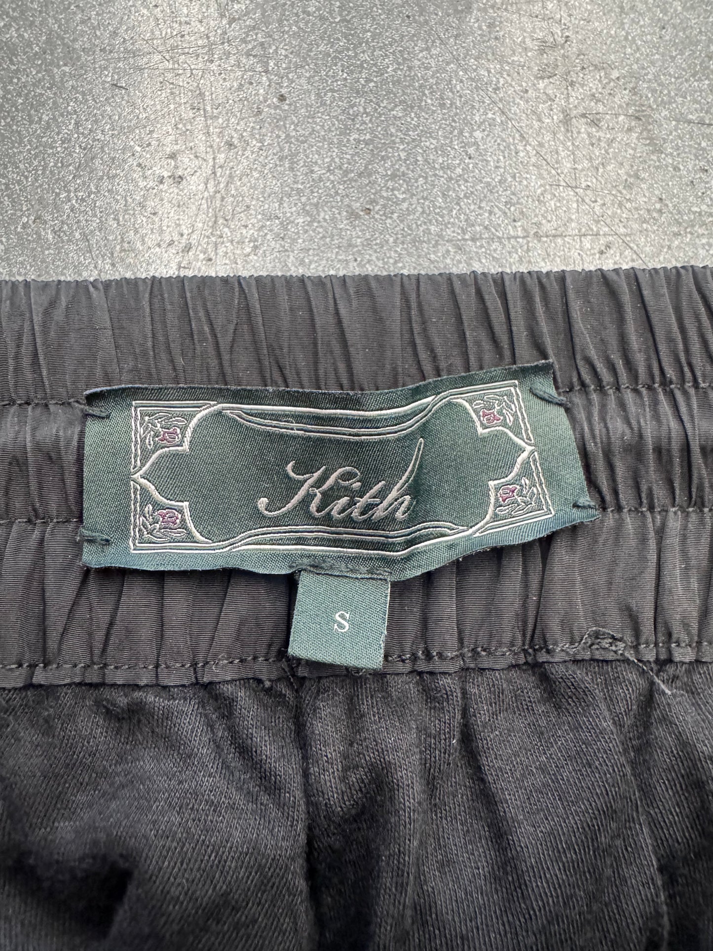 KITH WRINKLE NYLON CHAUNCEY CARGO PANTS - BLACK (S)