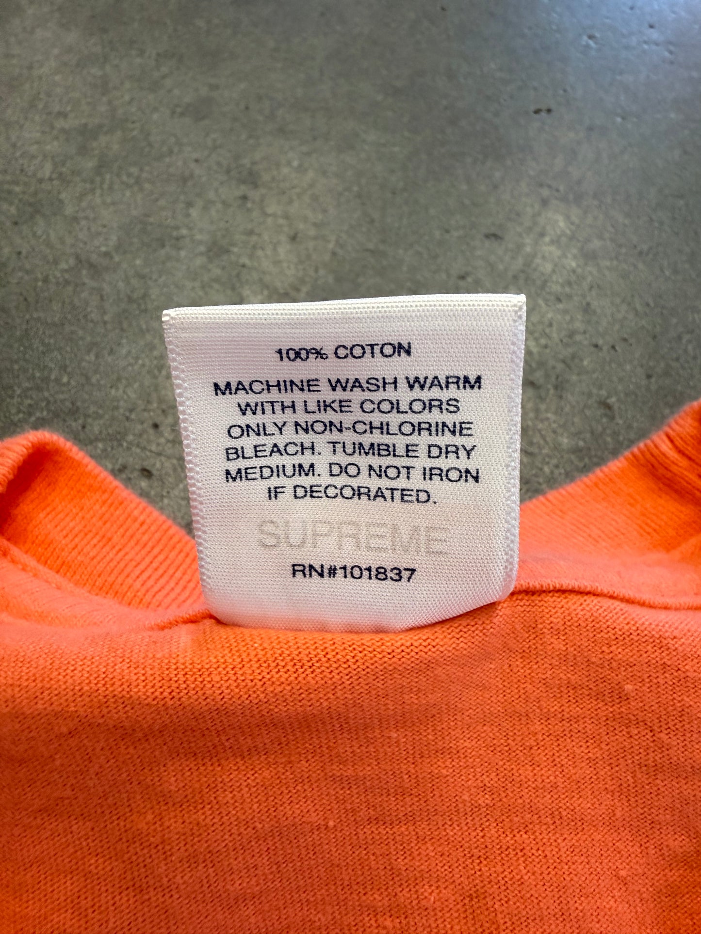 SS20 SUPREME PAINT LOGO TEE NEON ORANGE MEDIUM