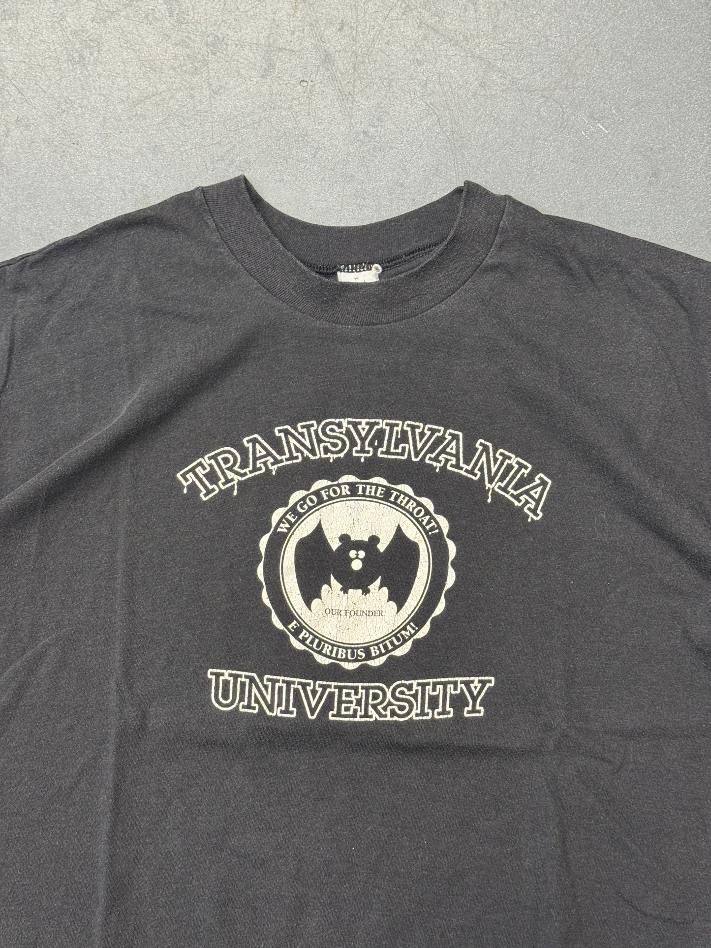 90S TRANSYLVANIA UNIVERSITY "WE GO FOR THE THROAT!" TEE (HALLMARK TAG)