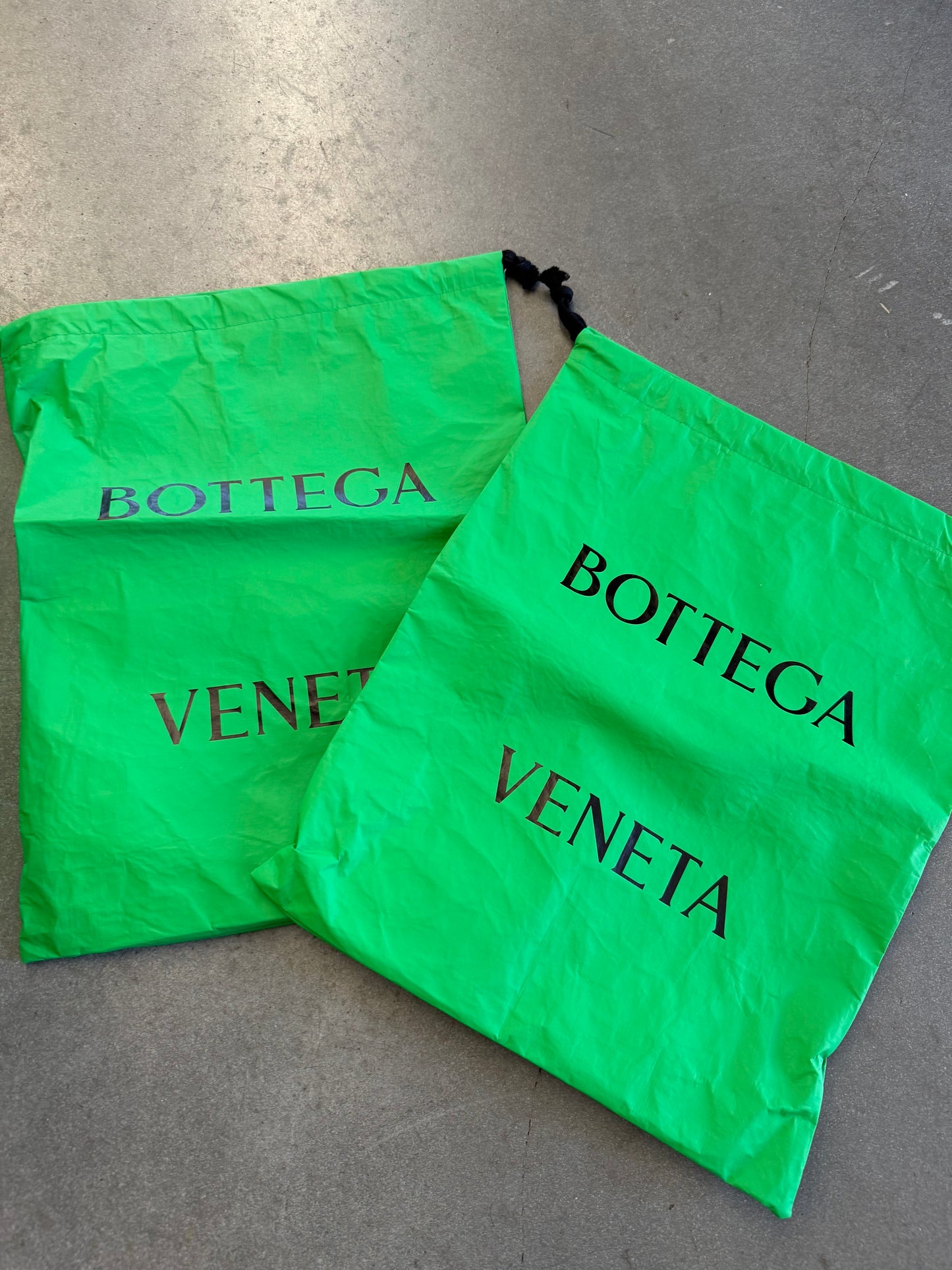 SIZE 42 BOTTEGA VENETA PUDDLE ANKLE BOOT MATTE RUBBER KIWI GREEN (PRE-OWNED WITH BOX)