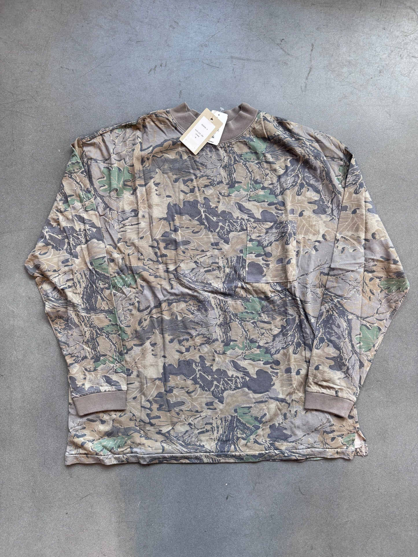 YEEZY SEASON 4 TREE CAMO MOCK NECK L/S TEE (M)