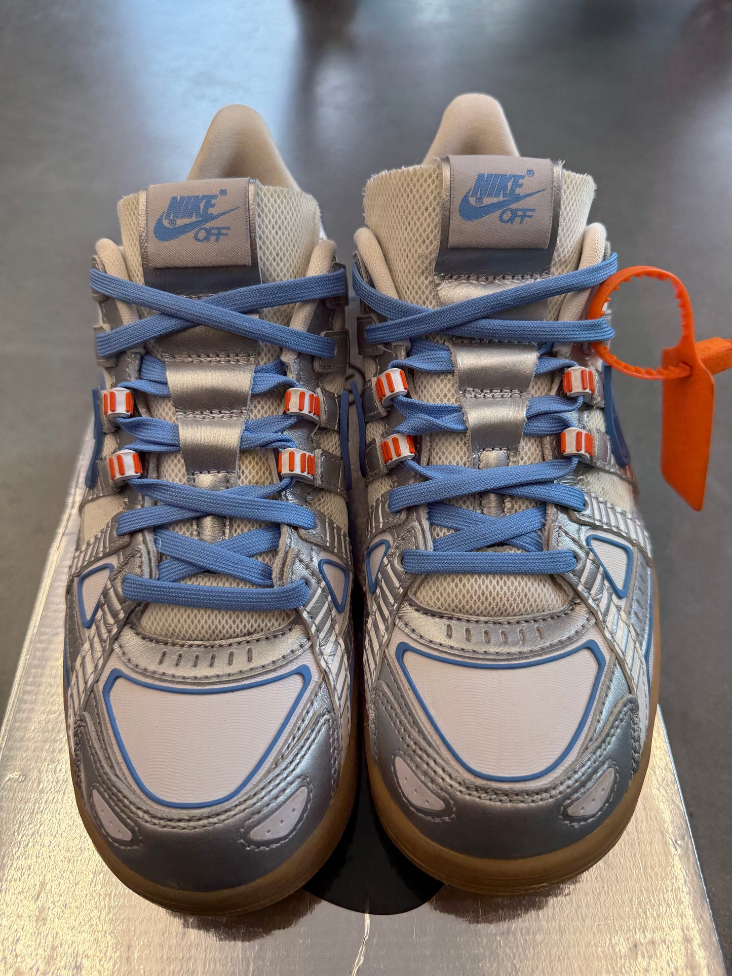 2020 SIZE 7.5 NIKE AIR RUBBER DUNK OFF-WHITE UNIVERSITY BLUE (PRE-OWNED WITH BOX)