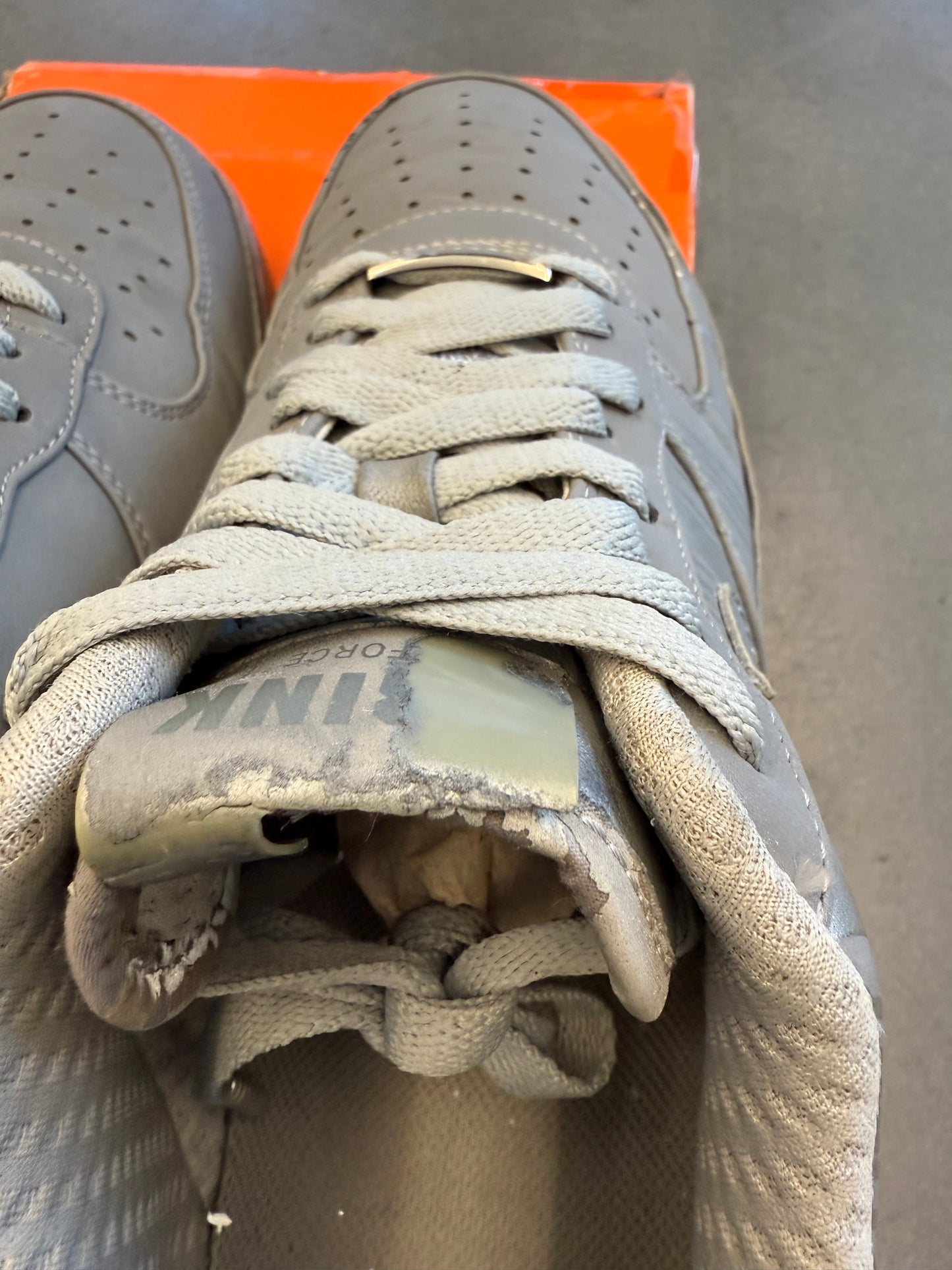 2008 SIZE 9.5 NIKE AIR FORCE 1 LOW 1WORLD KRINK (PRE-OWNED WITH REPLACEMENT BOX)