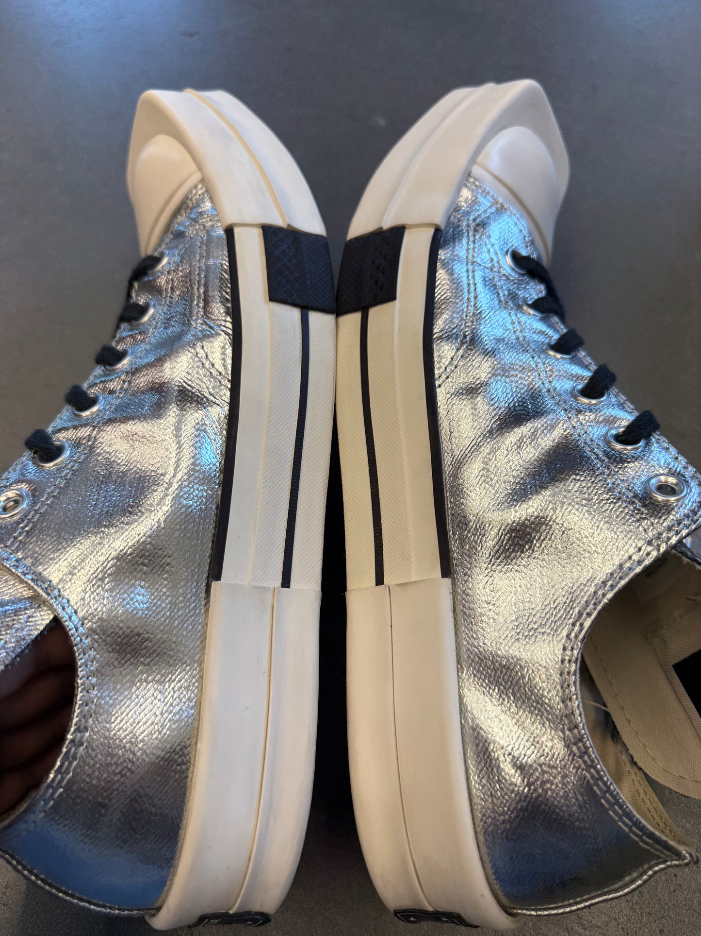 (SIZE 10.5) RICK OWENS TURBODRK DRKSHDW SILVER CHUCK 70 LOW SNEAKER