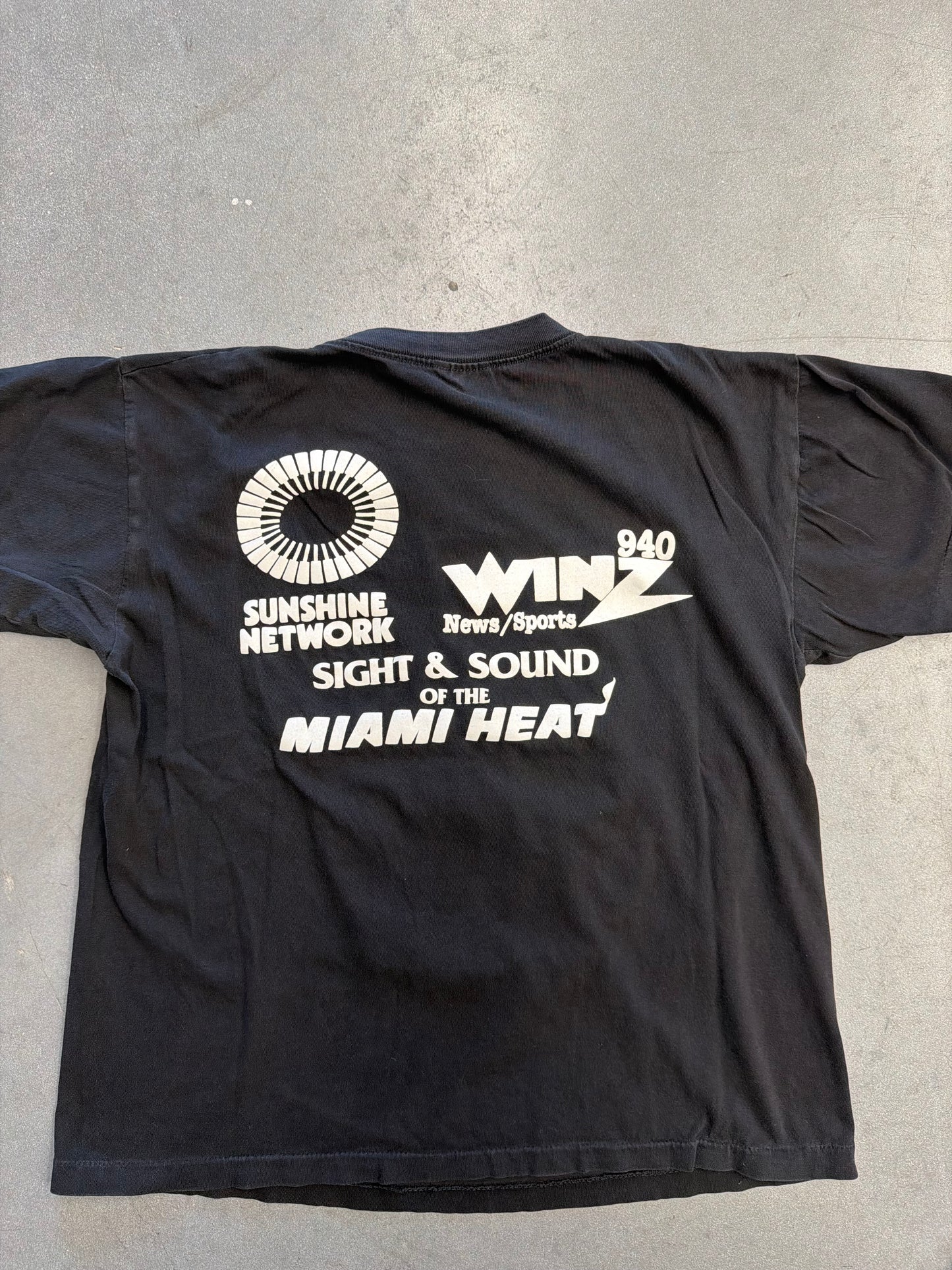 93-94 MIAMI HEAT SIGHT & SOUND OF THE MIAMI HEAT TEE (TOURCHAMP TAG)