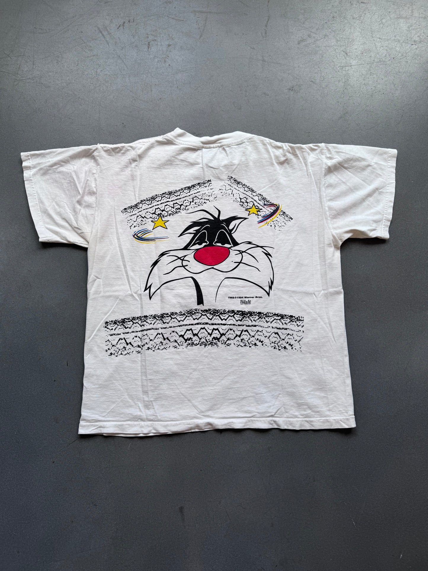 1995 TWEETY "I TAWT I TAW A PUDDY TAT" MOTORCYCLE TEE (TULTEX TAG)