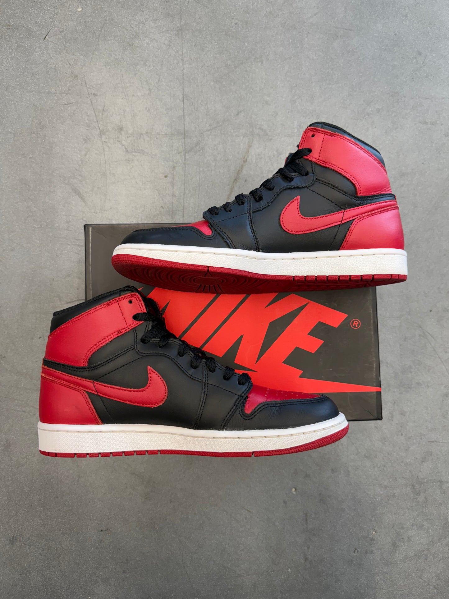 2013 SIZE 9.5 JORDAN 1 RETRO HIGH BRED (PRE-OWNED WITH BOX)