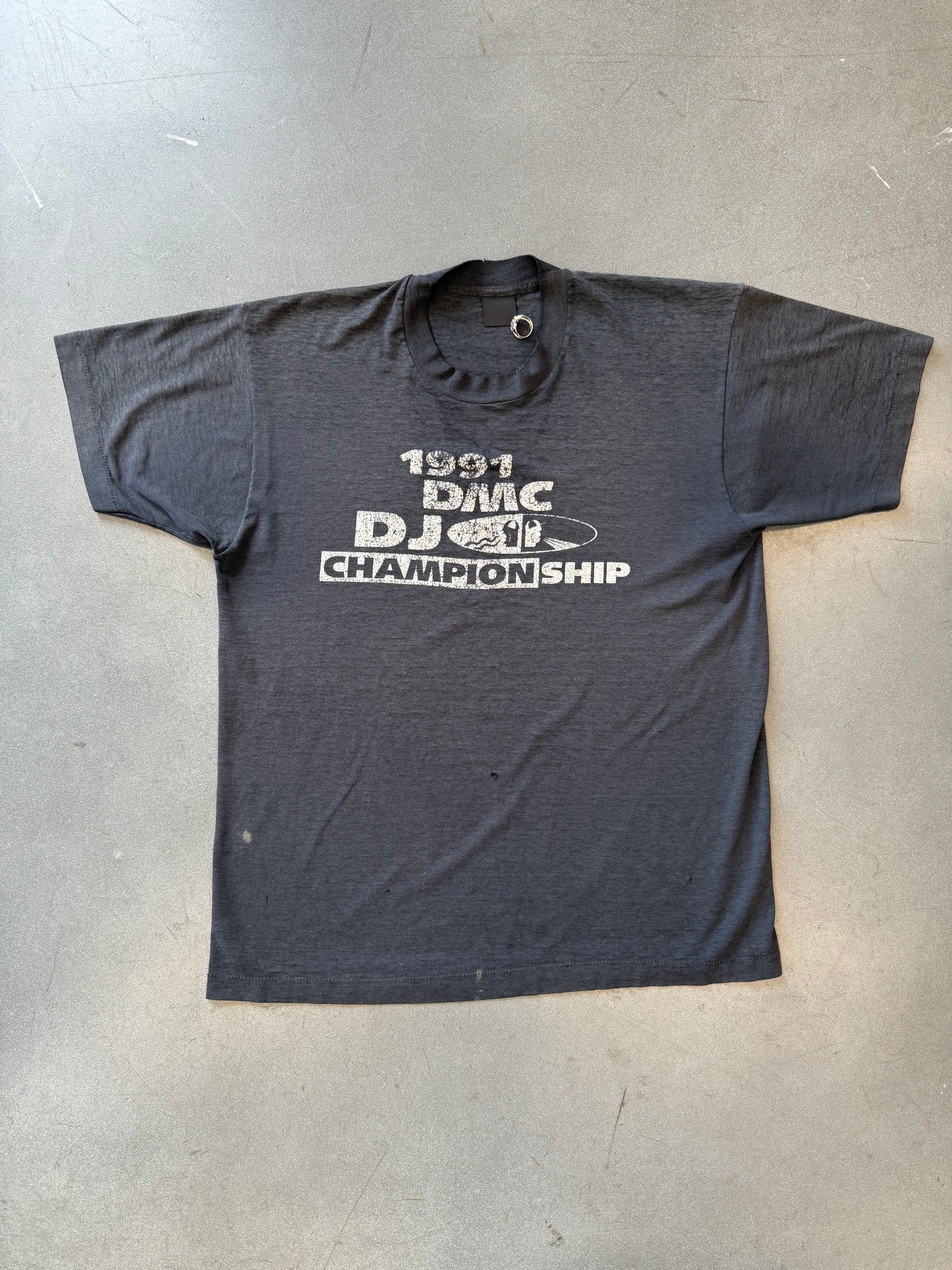 1991 DMC DJ CHAMPIONSHIP TEE (FADED BLACK TAG)