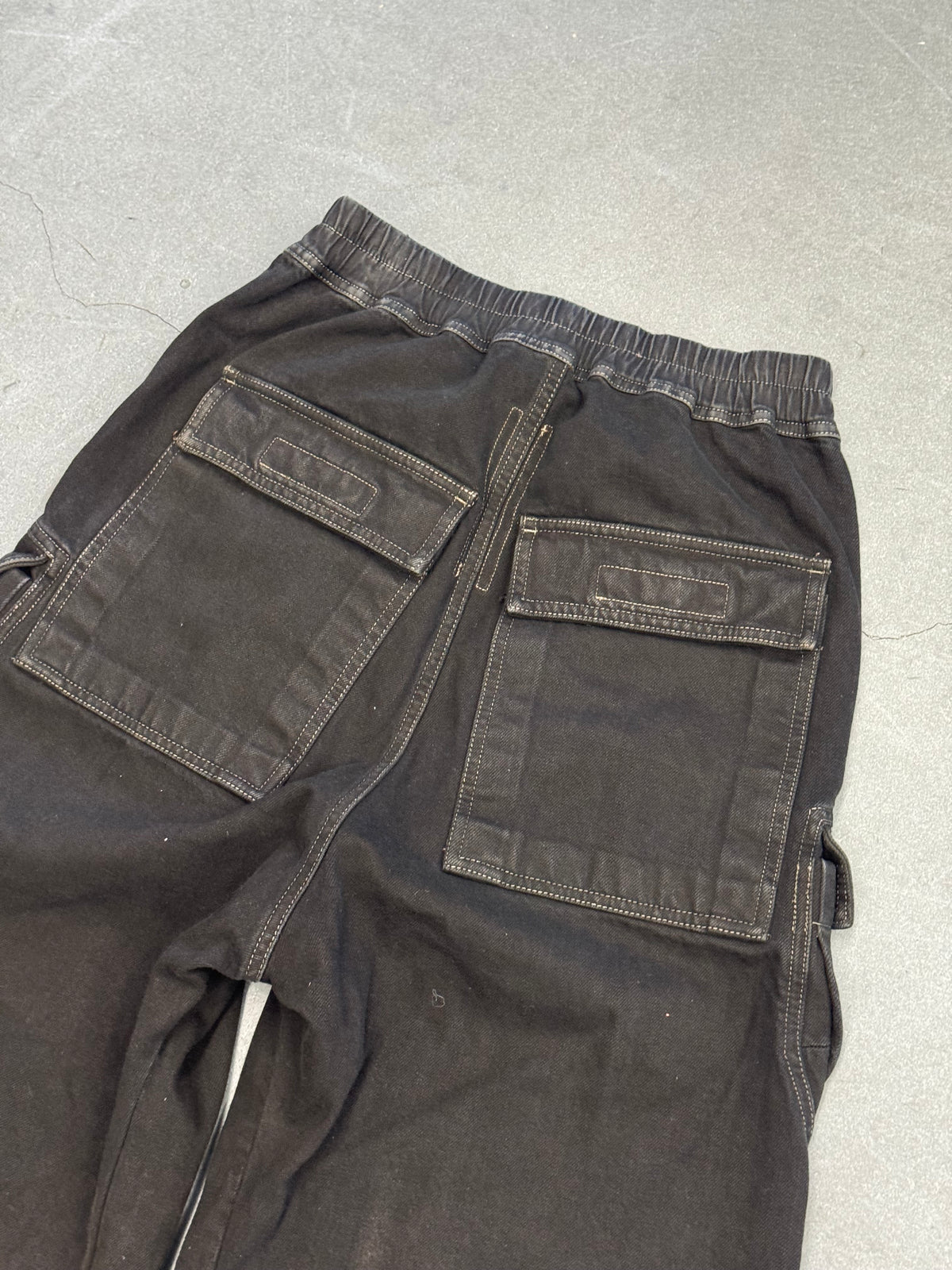 FW24 RICK OWENS DRKSHDW 'PORTERVILLE' DOUBLE CARGO DENIM JUMBO BELAS - BLACK/TERRA SUN