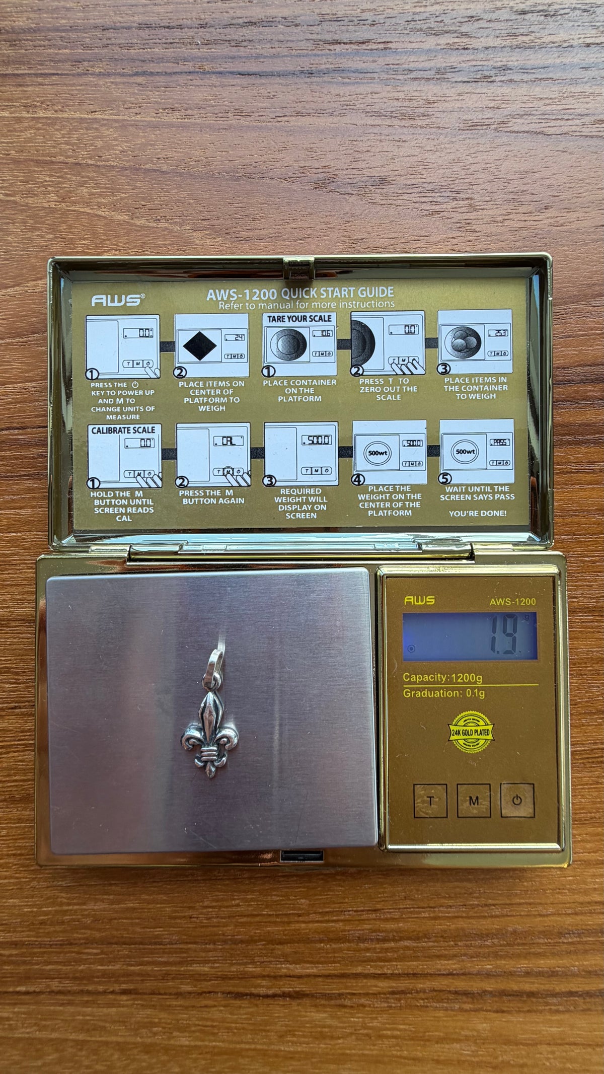 VINTAGE FLEUR DE LIS SILVER PENDANT