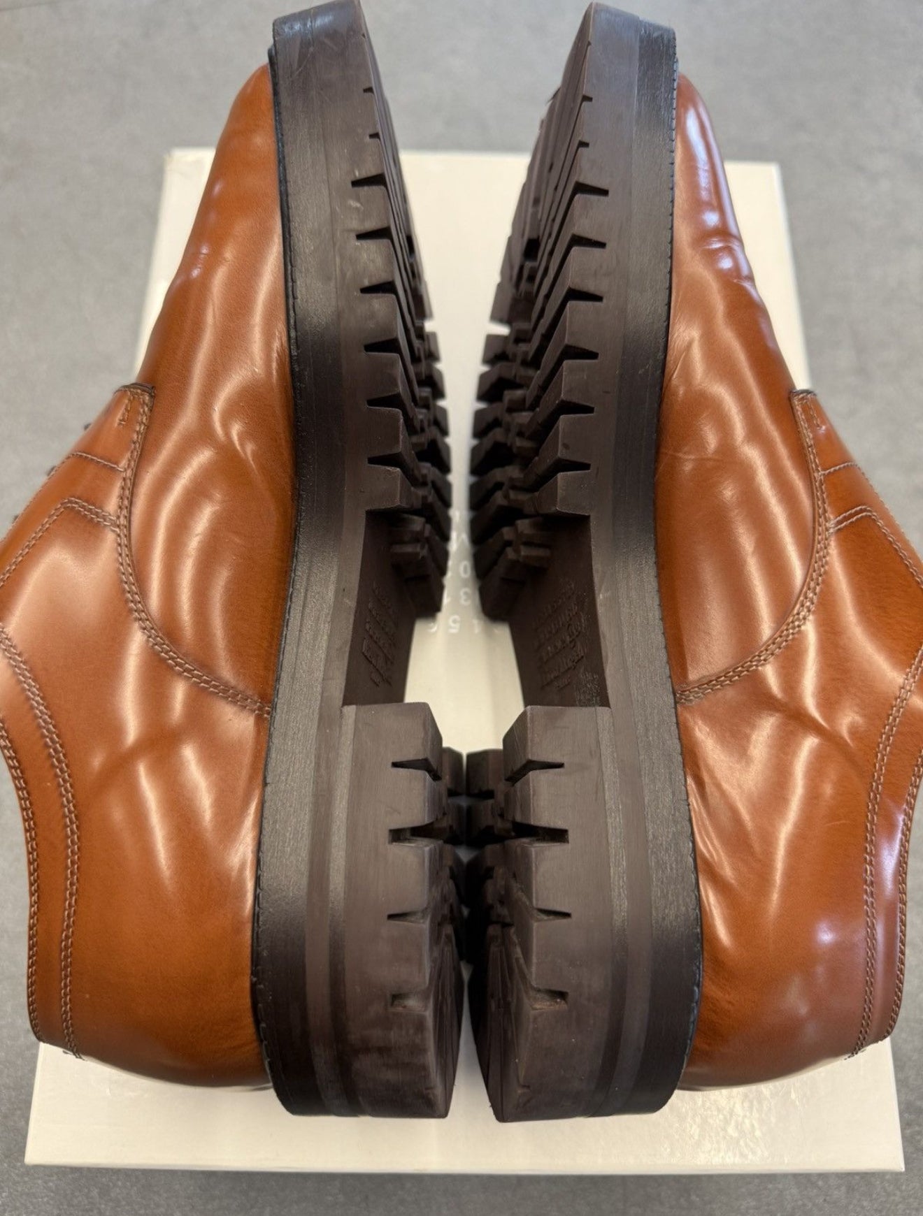 SIZE 40 MAISON MARGIELA TAN TABI LACE-UP DERBYS (PRE-OWNED WITH BOX)