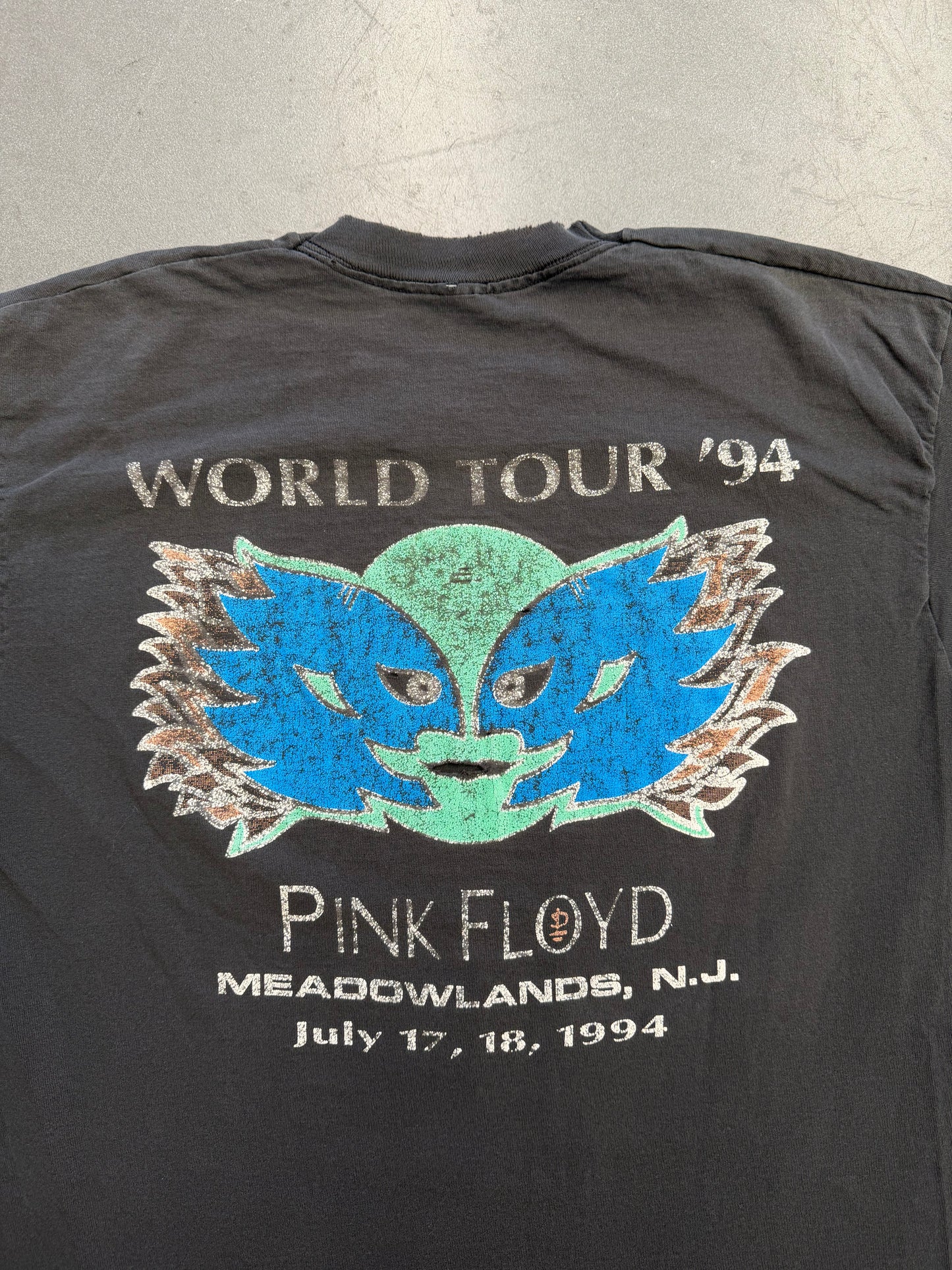 1994 PINK FLOYD WORLD TOUR MEADOWLANDS, N.J. DISTRESSED TEE (FOTL TAG)