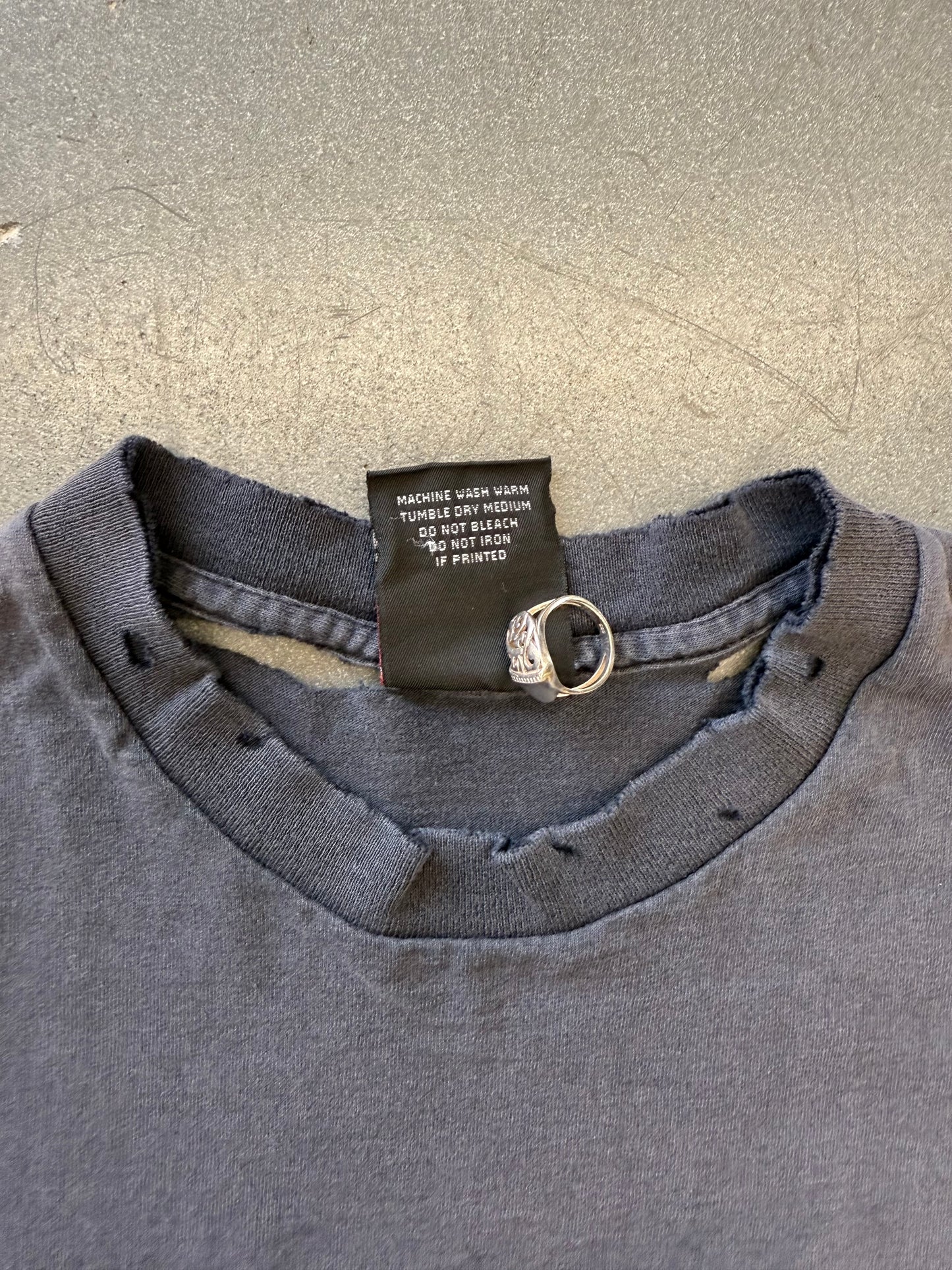 90S GARGOYLES THRASHED TEE (GIANT TAG)