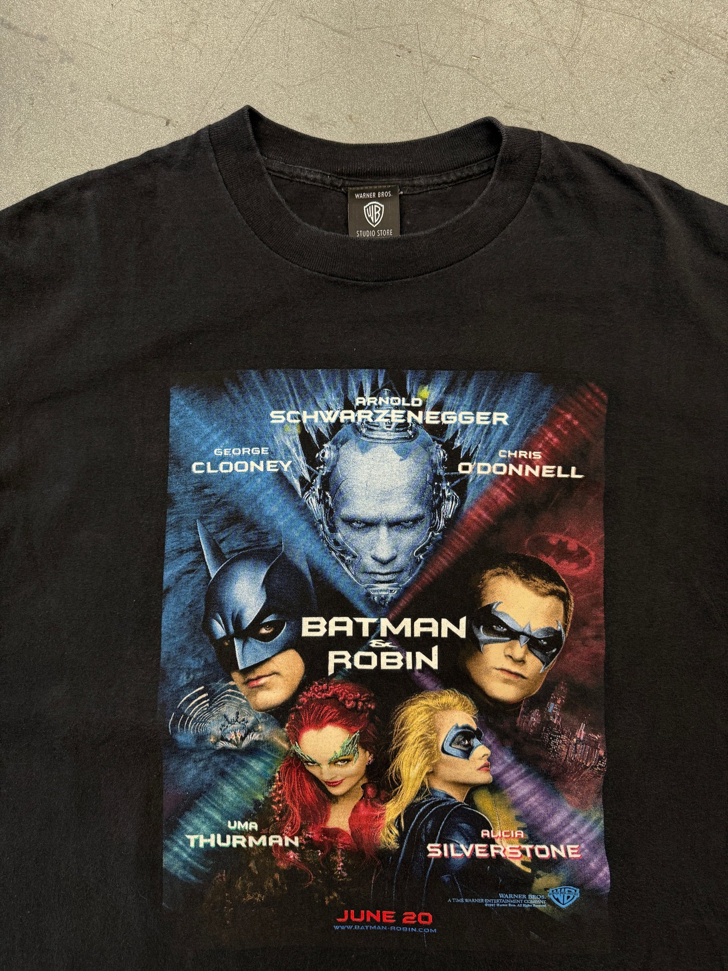 1997 BATMAN & ROBIN MOVIE POSTER PRINT TEE (WARNER BROS DC TAG)