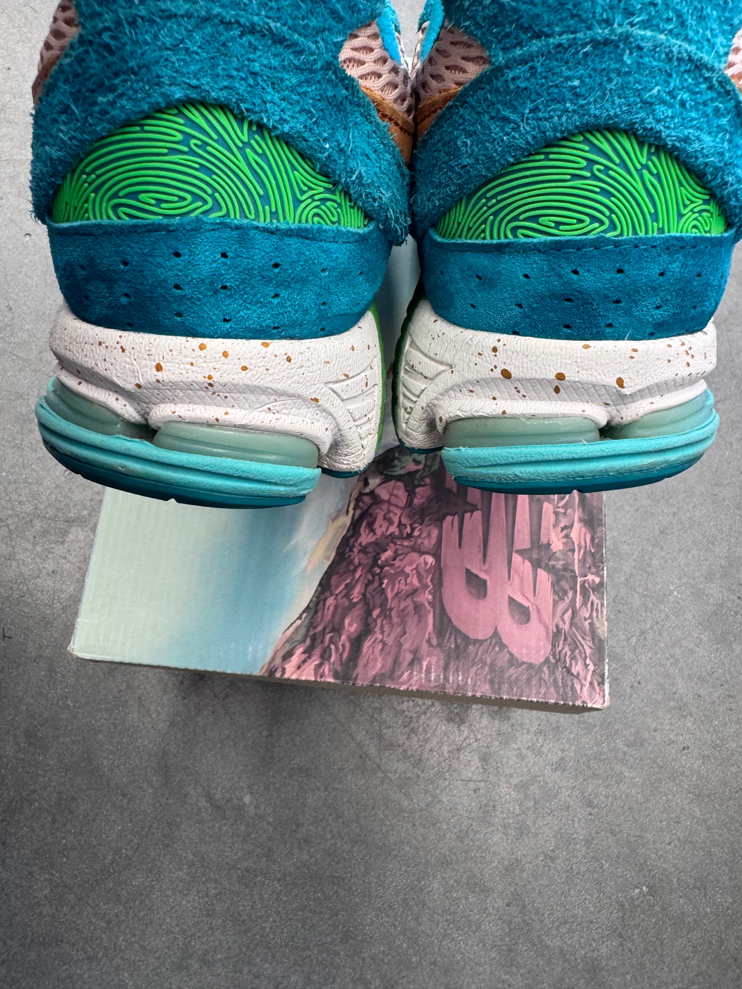 2021 SIZE 10 NEW BALANCE 2002R SALEHE BEMBURY WATER BE THE GUIDE (PRE-OWNED WITH BOX)