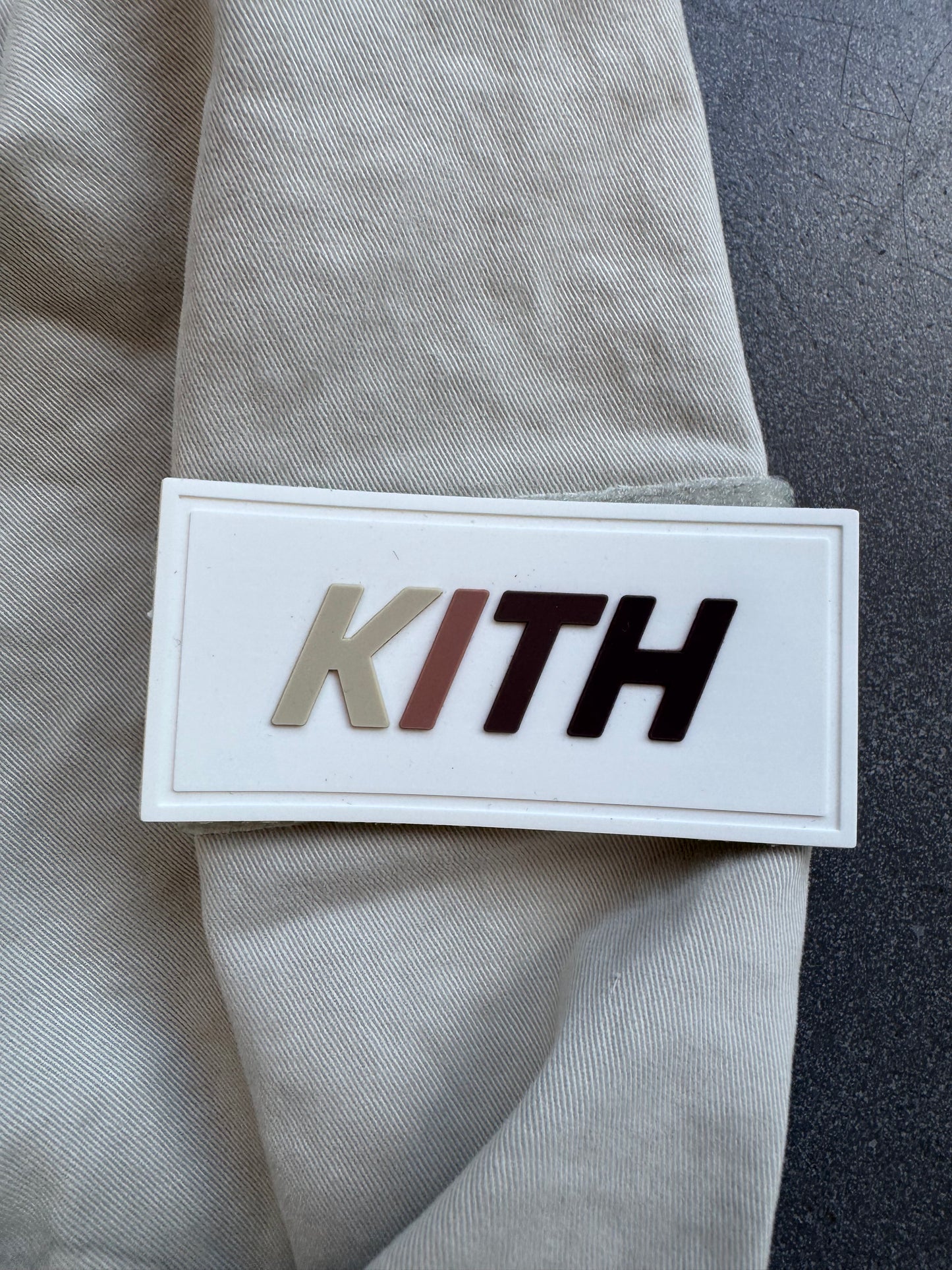 FW19 KITH MEN'S PIGMENT DYED TECH JACKET CEMENT (M)