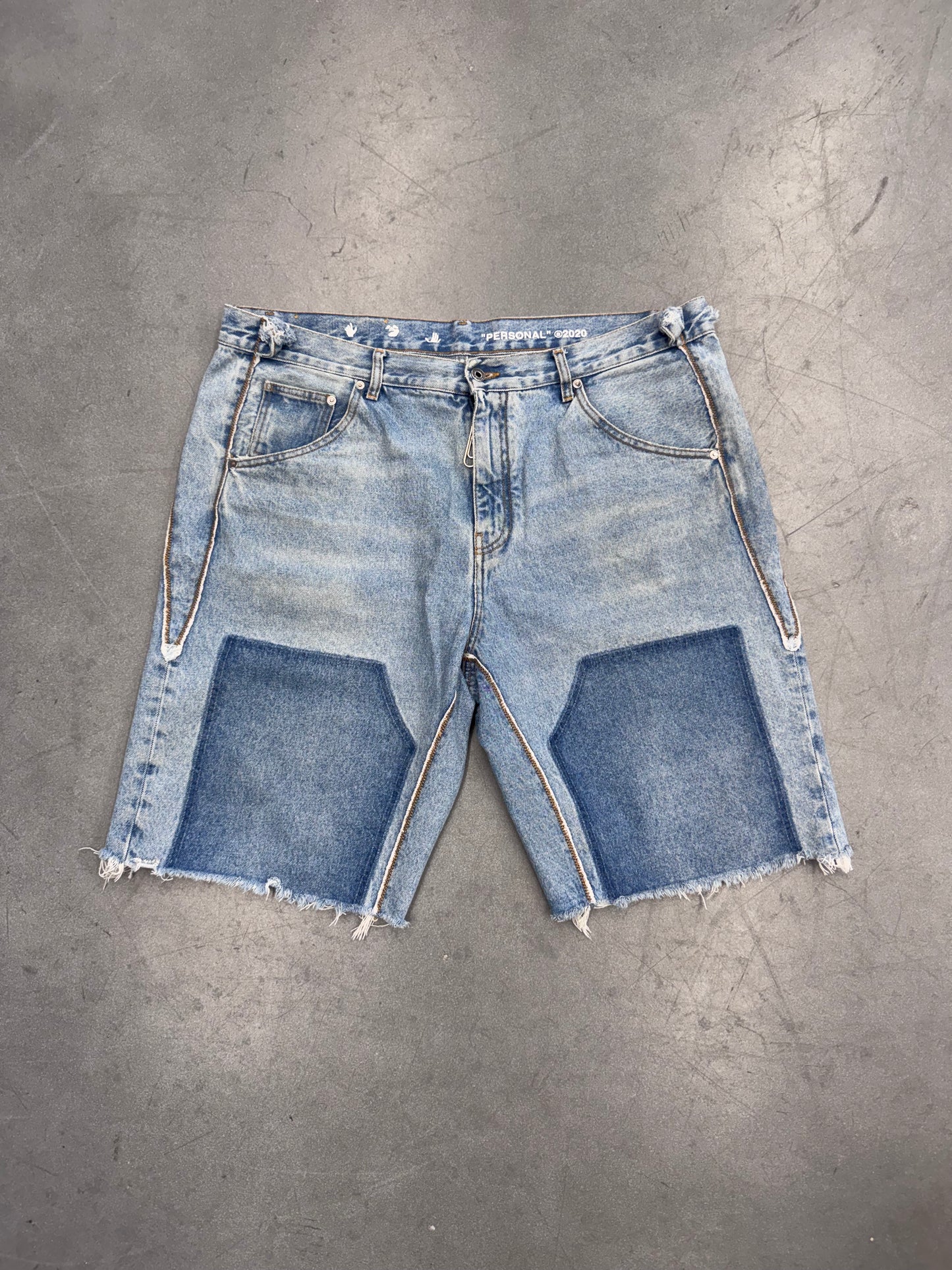 2020 OFF-WHITE "PERSONAL" CARPENTER DENIM SHORTS (SIZE 38)