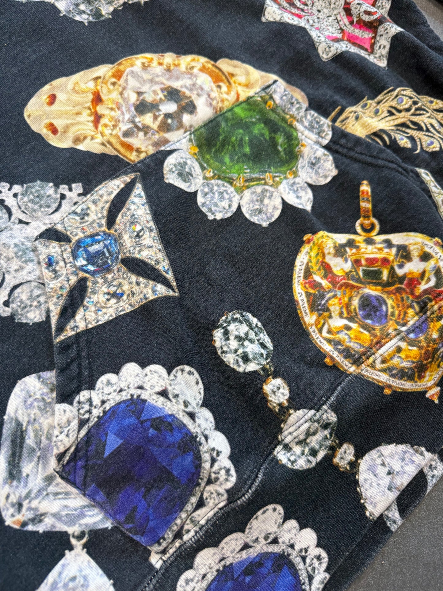 FW18 SUPREME JEWELS HOODED SWEATSHIRT