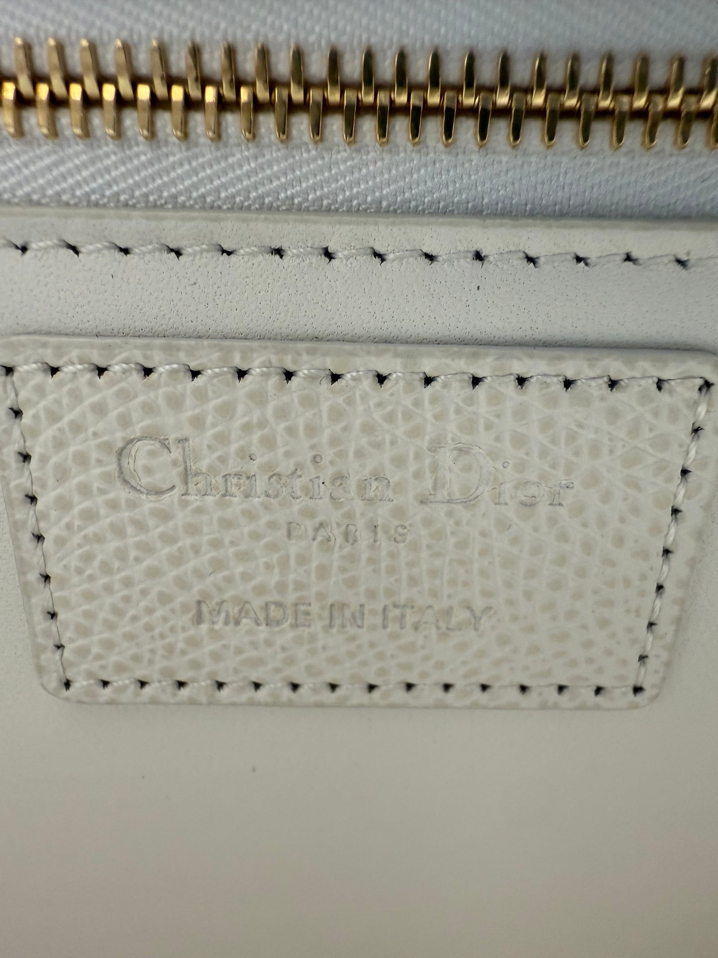 CHRISTIAN DIOR MONTAIGNE 30 HANDBAG - WHITE (PRE-OWNED WITH DUSTBAG) (TANIA)