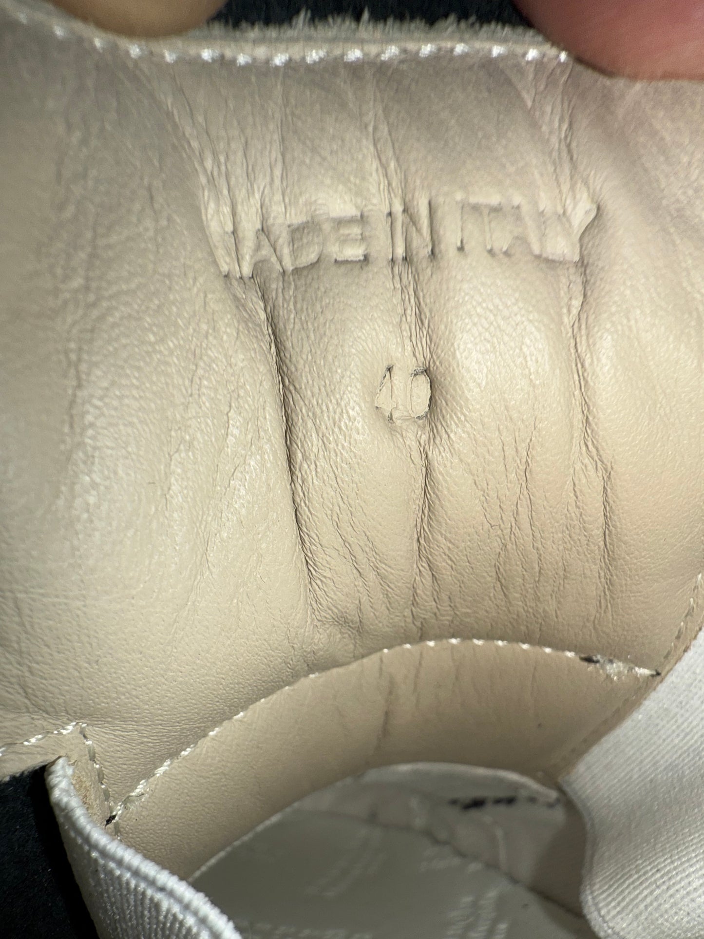 SIZE 40 MAISON MARGIELA NEW EVOLUTION - BLACK (PRE-OWNED WITH BOX)