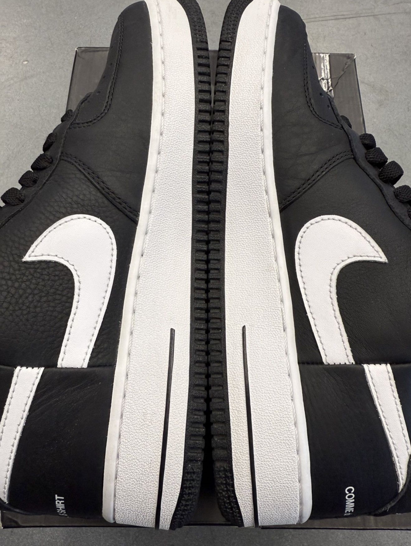 2018 SIZE 9 SUPREME CDG NIKE AIR FORCE 1 COMMES DES GARCONS (PRE-OWNED WITH BOX)