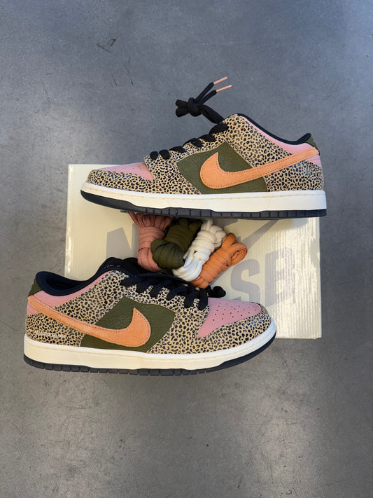 2025 SIZE 10 NIKE SB DUNK LOW ARTS-REC (NEW WITH BOX)