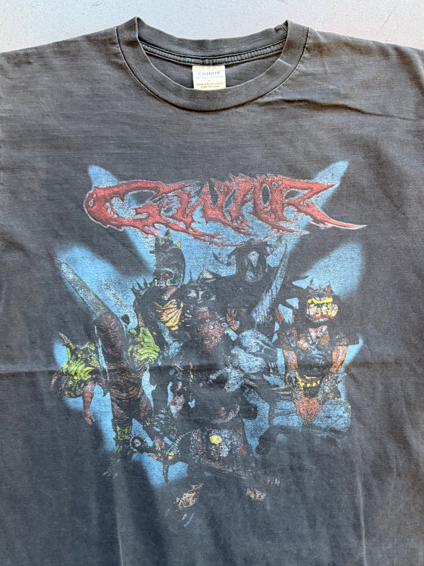 2004 GWAR MOCK THE VOTE TOUR TEE (CYGNUS TAG)