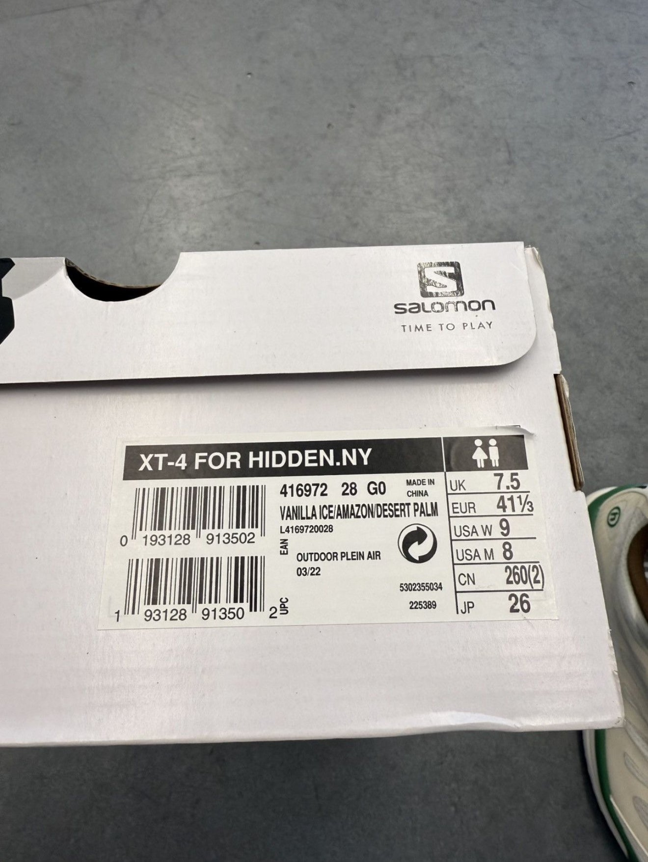 SIZE 8 SALOMON XT-4 HIDDEN NY WHITE (BRAND NEW WITH BOX)