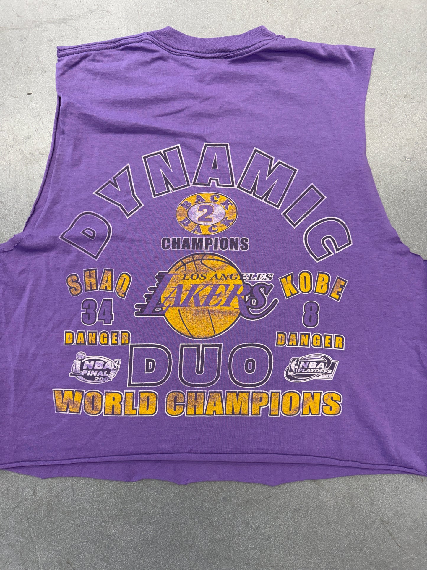 2001 LOS ANGELES LAKERS "DYNAMIC DUO" CUTOFF AND CROPPED TEE (JERZEES TAG)