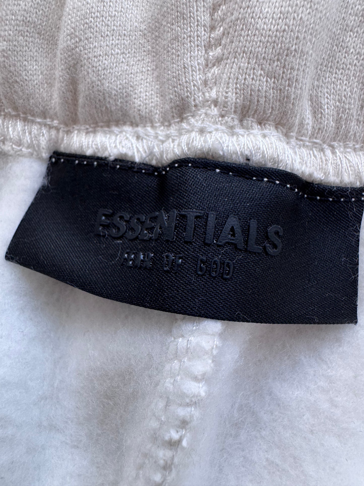 ESSENTIALS FEAR OF GOD SHORTS - WHITE