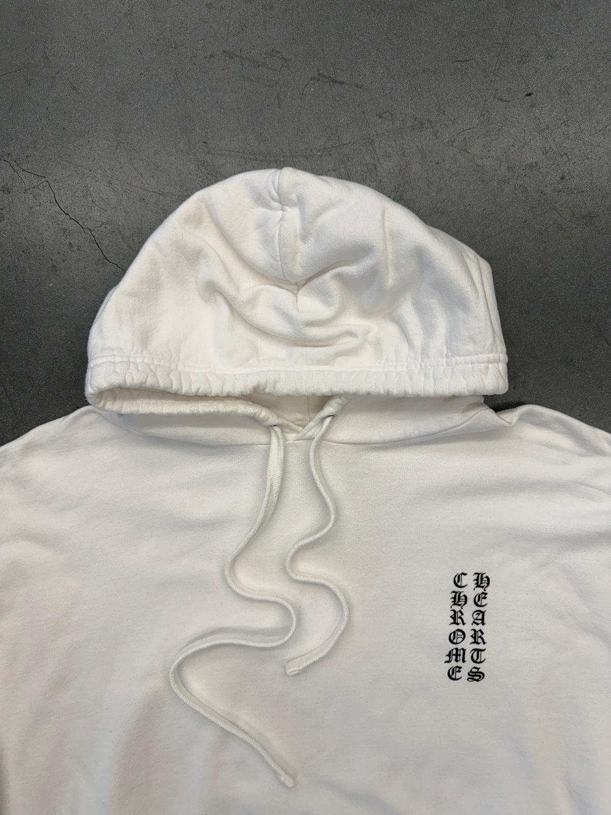 CHROME HEARTS VERTICAL LOGO PULLOVER HOODIE - WHITE/BLACK