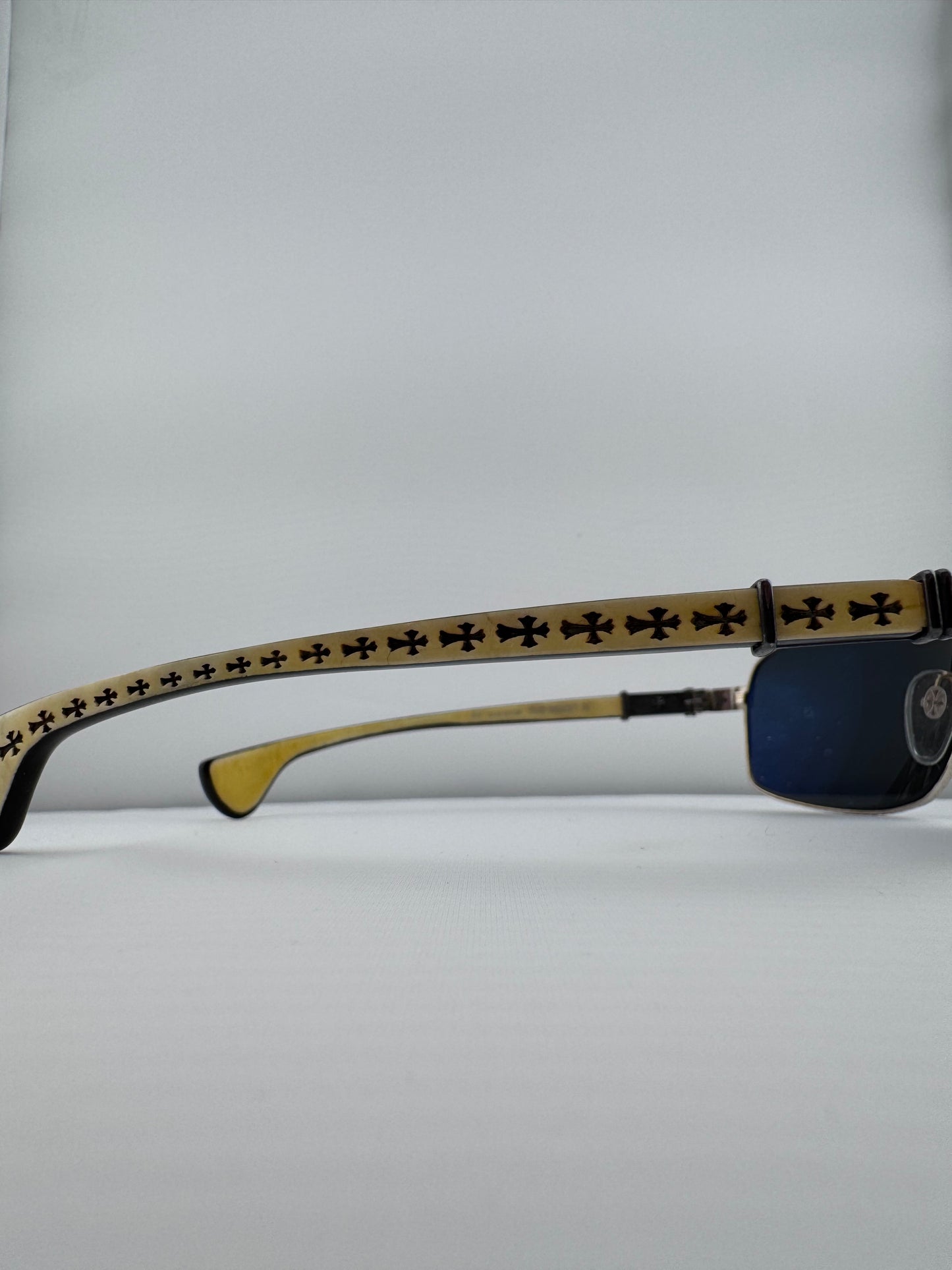 VINTAGE CHROME HEARTS 'THE BEAST III' WOOD CONCH GOLD SUNGLASSES (PRE-OWNED WITH CASE)