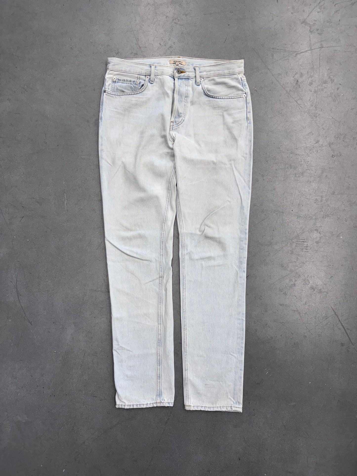 YEEZY SEASON 5 FADED INDIGO JEANS - LIGHT WASH (33)