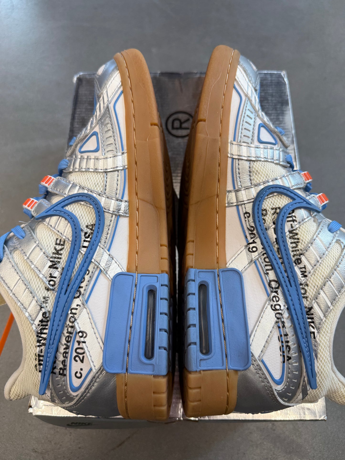 2020 SIZE 7.5 NIKE AIR RUBBER DUNK OFF-WHITE UNIVERSITY BLUE (PRE-OWNED WITH BOX)