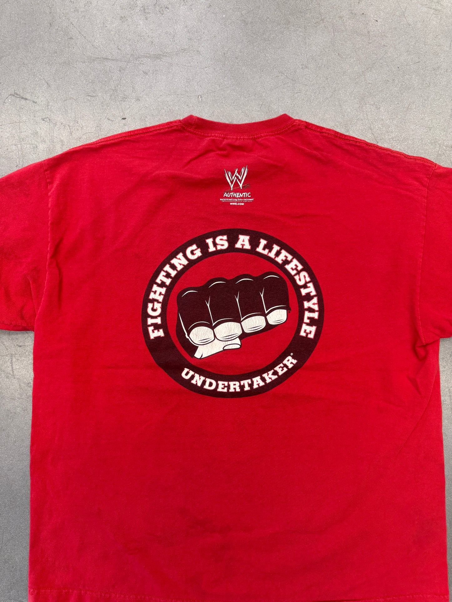 2002 UNDERTAKER FIGHTING IS A LIFESTYLE TEE (AAA TAG)