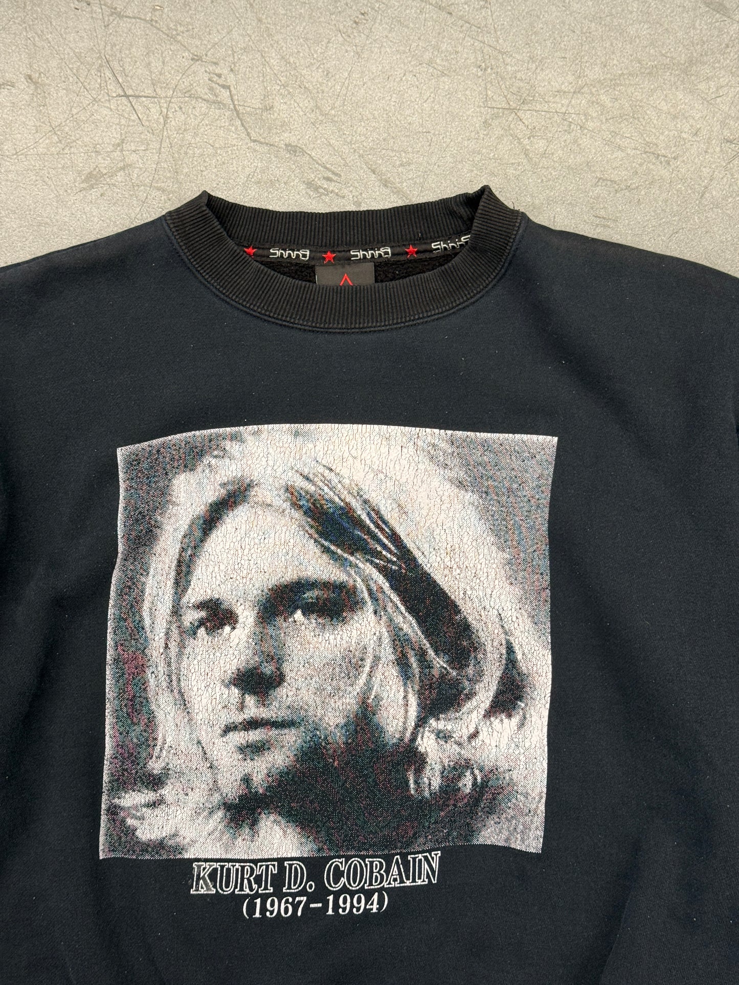 90S KURT D. COBAIN ADULT PORTRAIT MEMORIAL CREWNECK (MUSIC WEAR TAG)